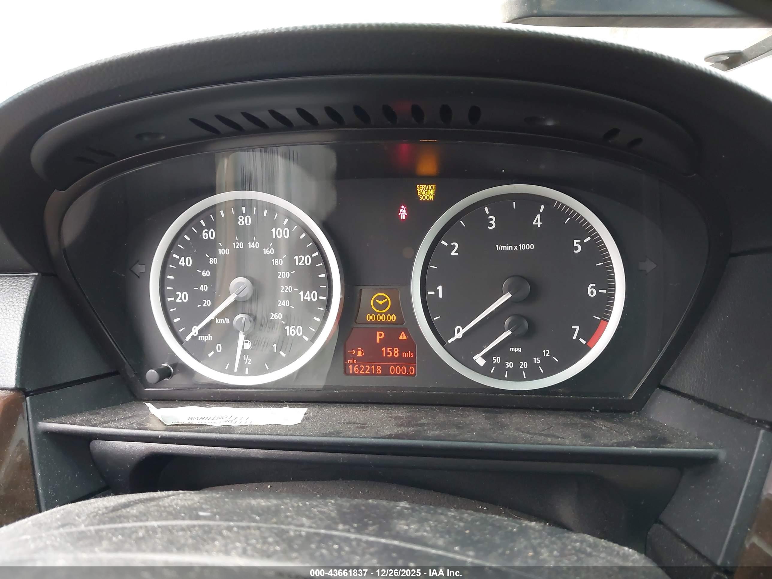BMW 550I image 7