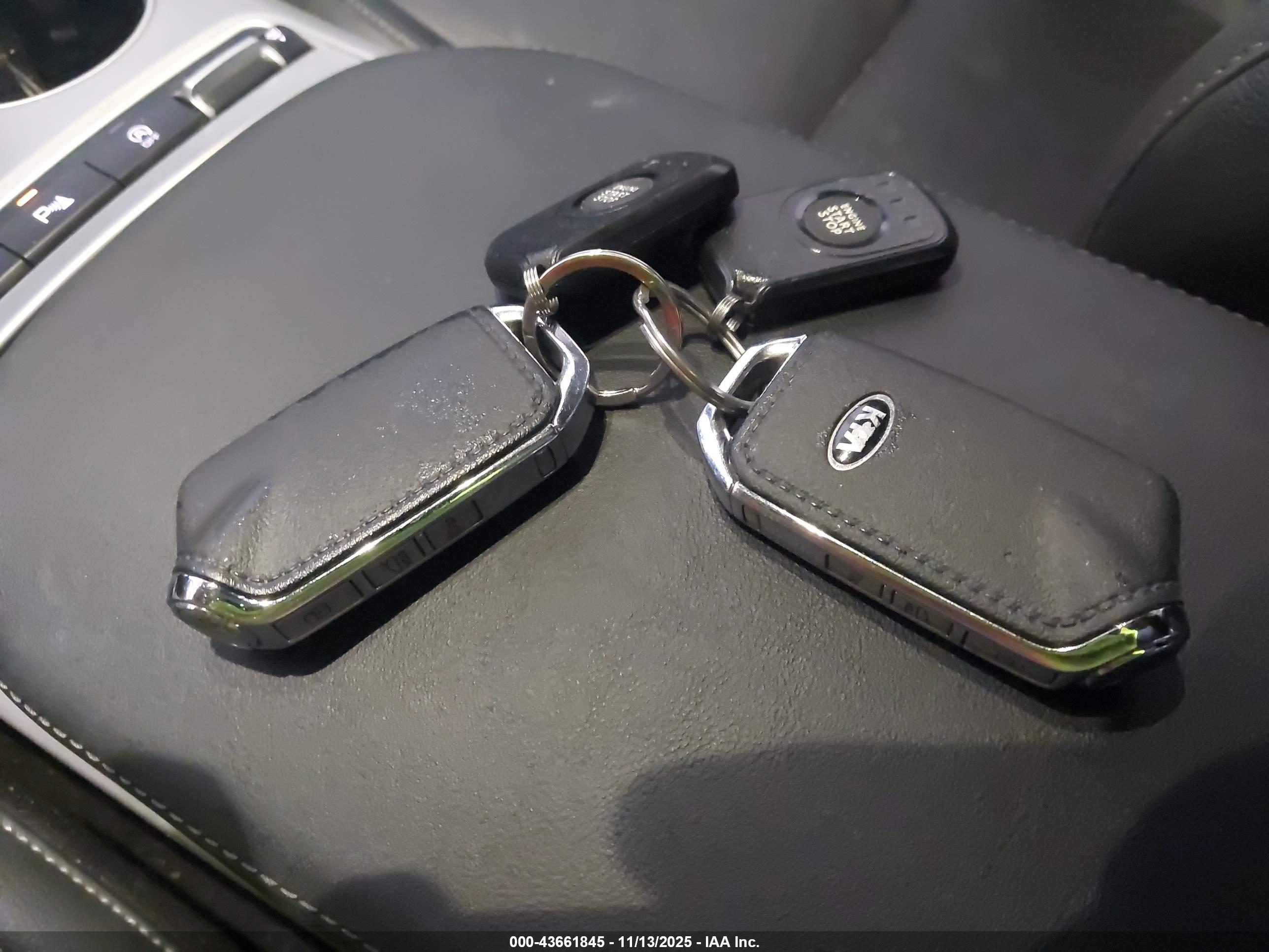 KIA STINGER image 11