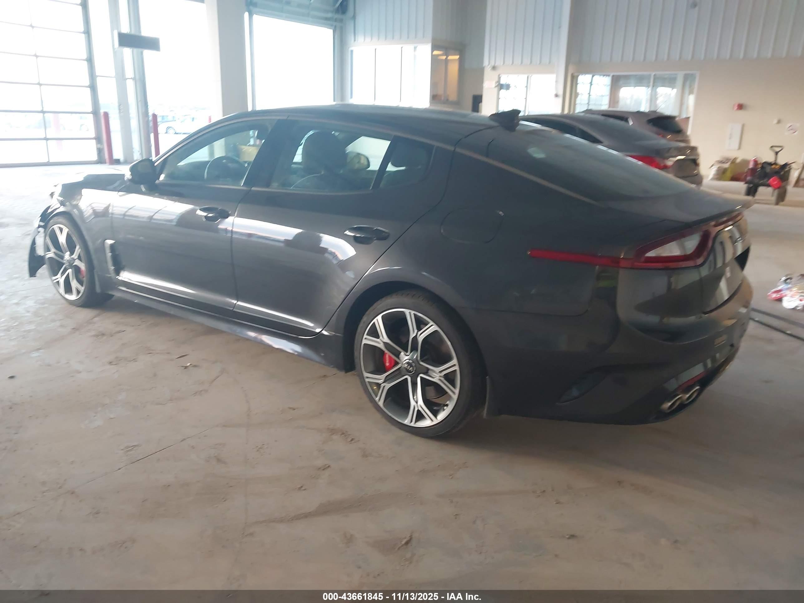 KIA STINGER image 3