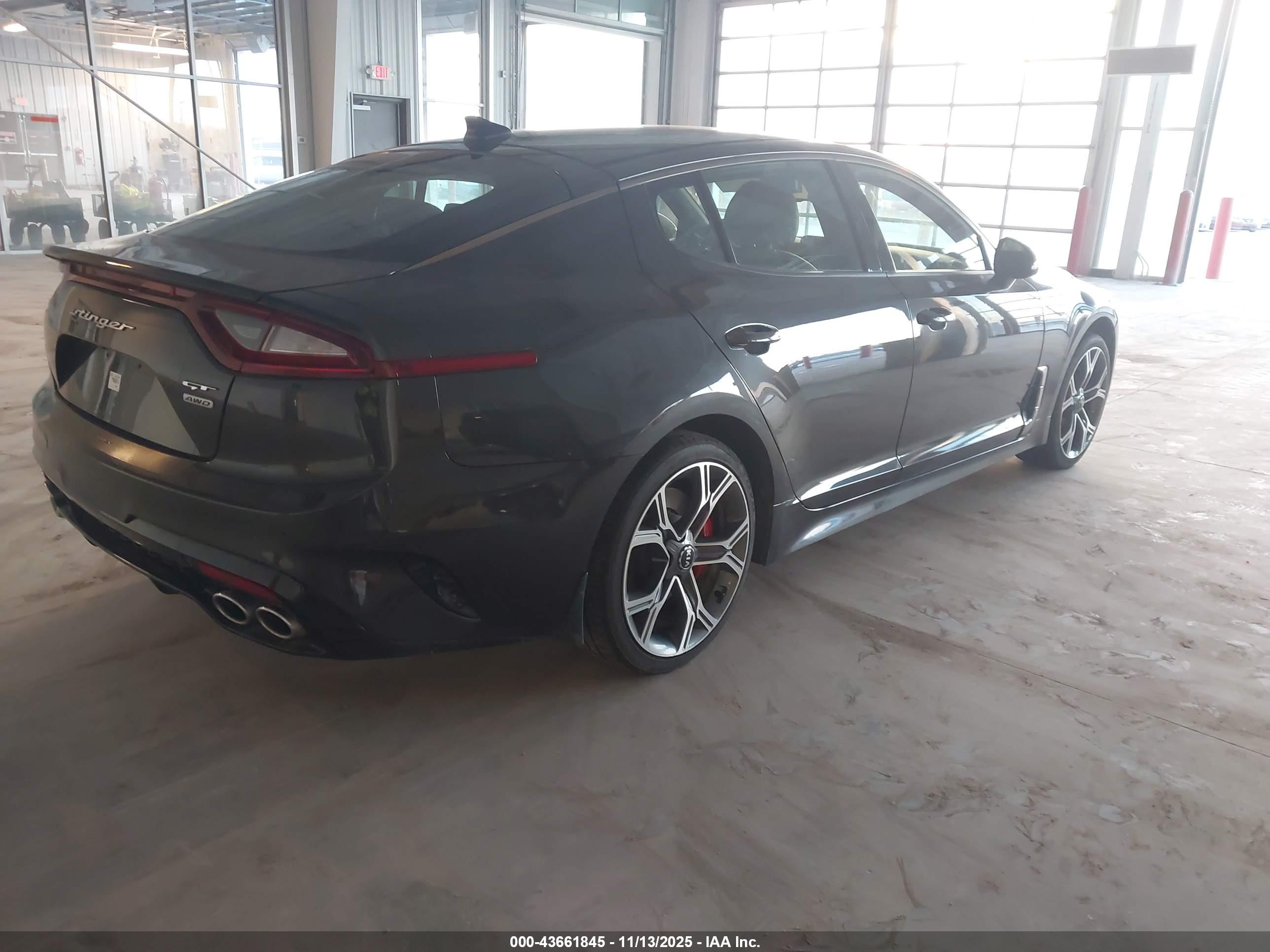 KIA STINGER image 4