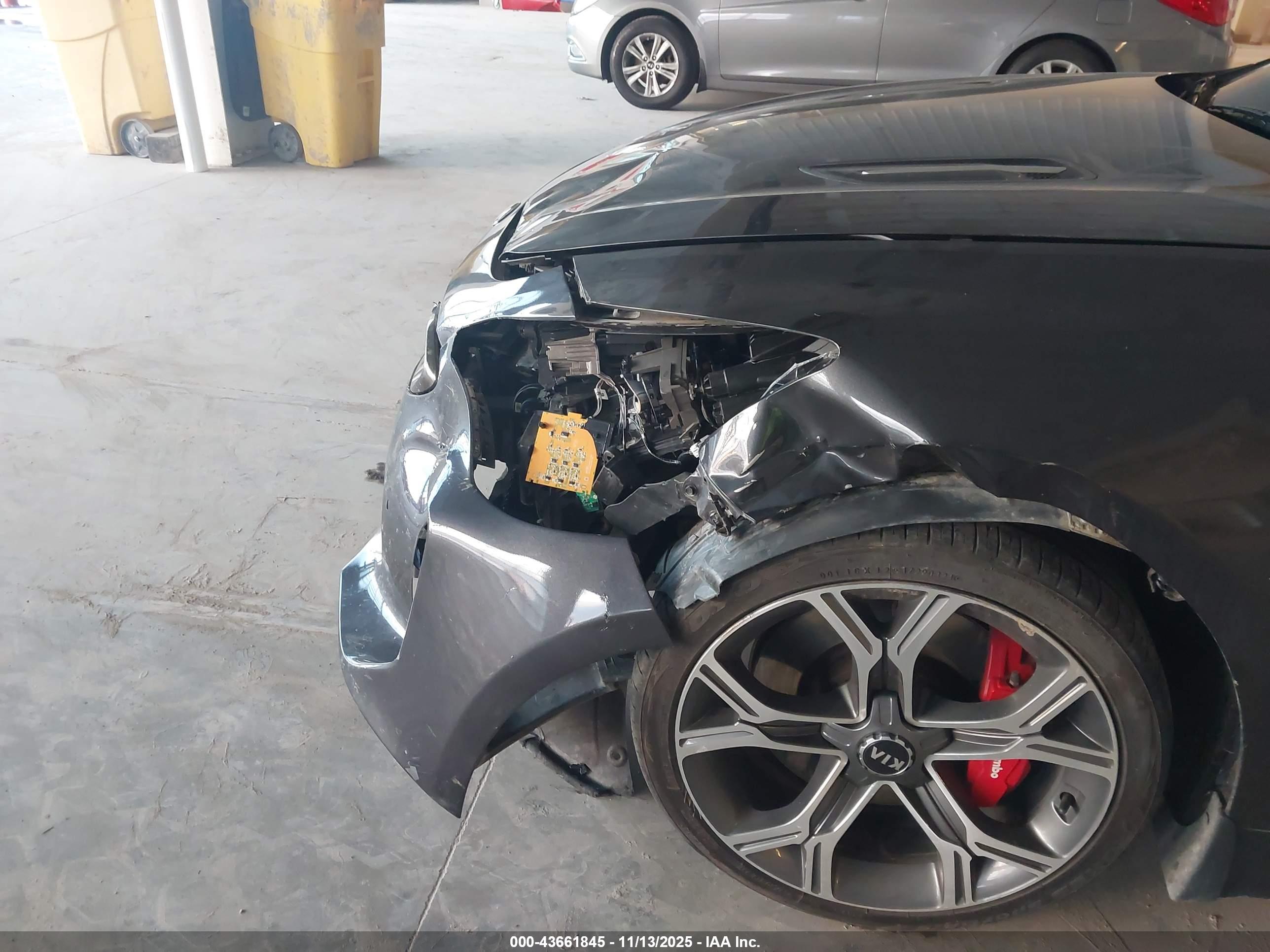 KIA STINGER image 6