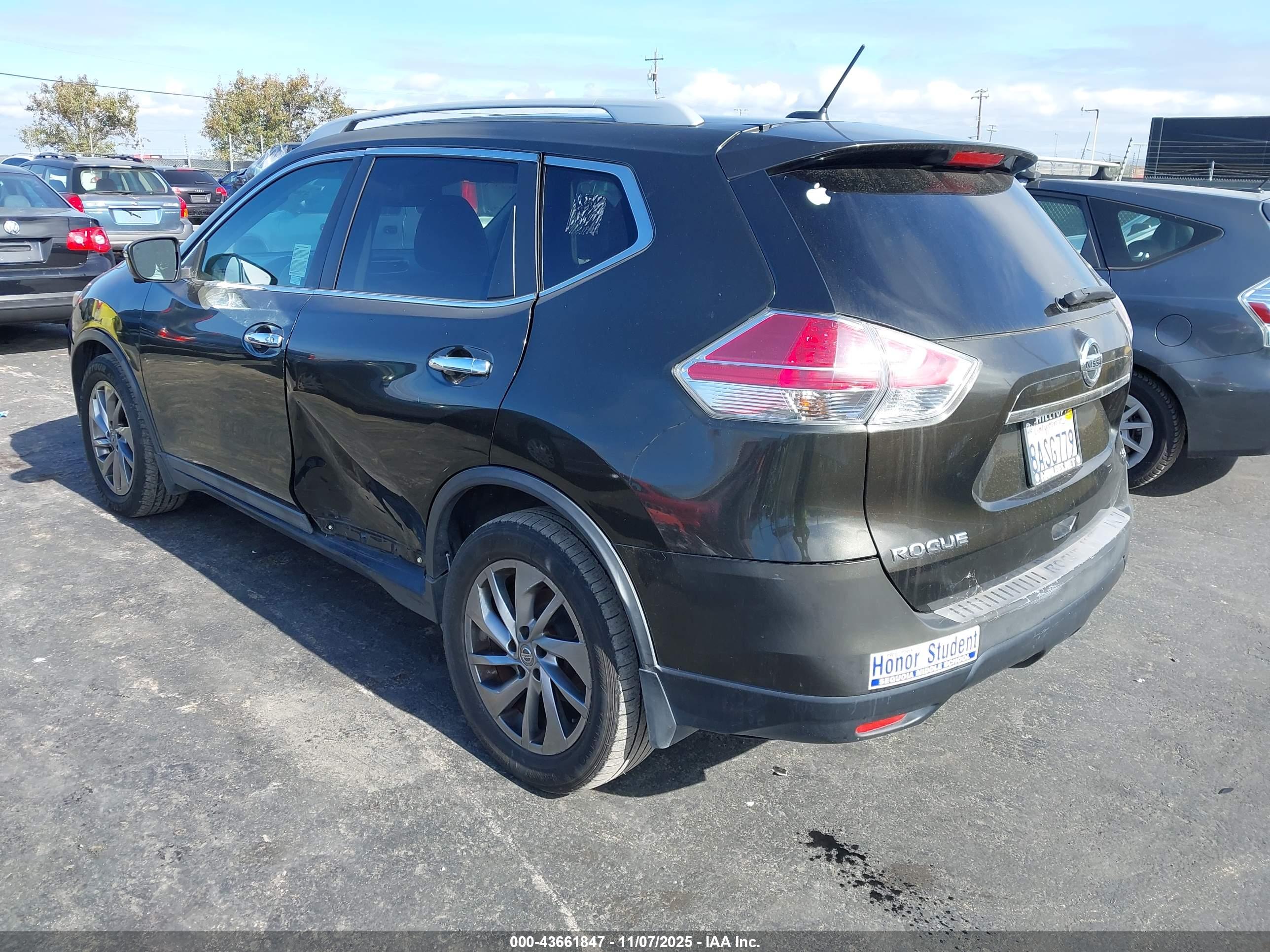 NISSAN ROGUE image 3