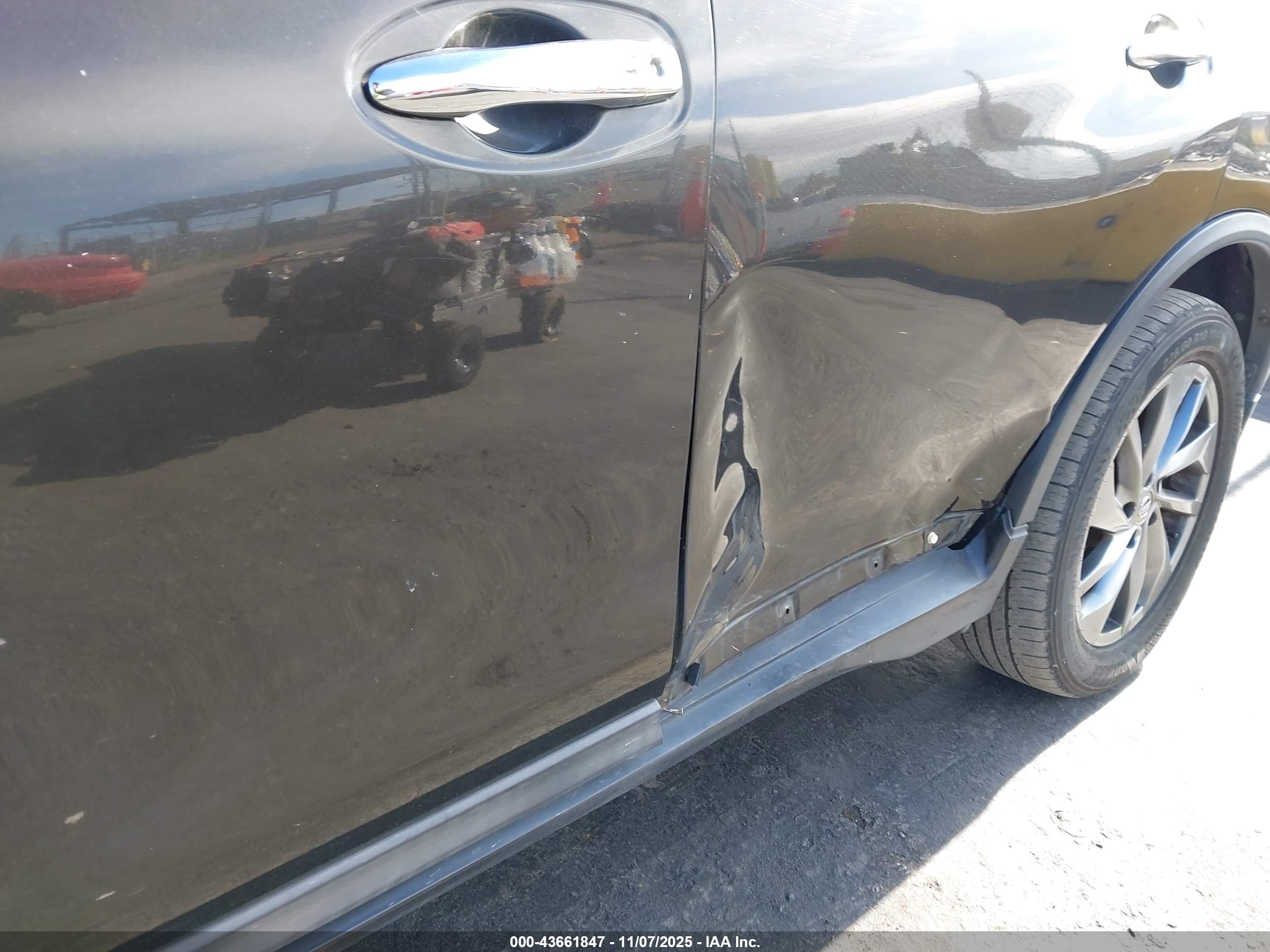 NISSAN ROGUE image 6