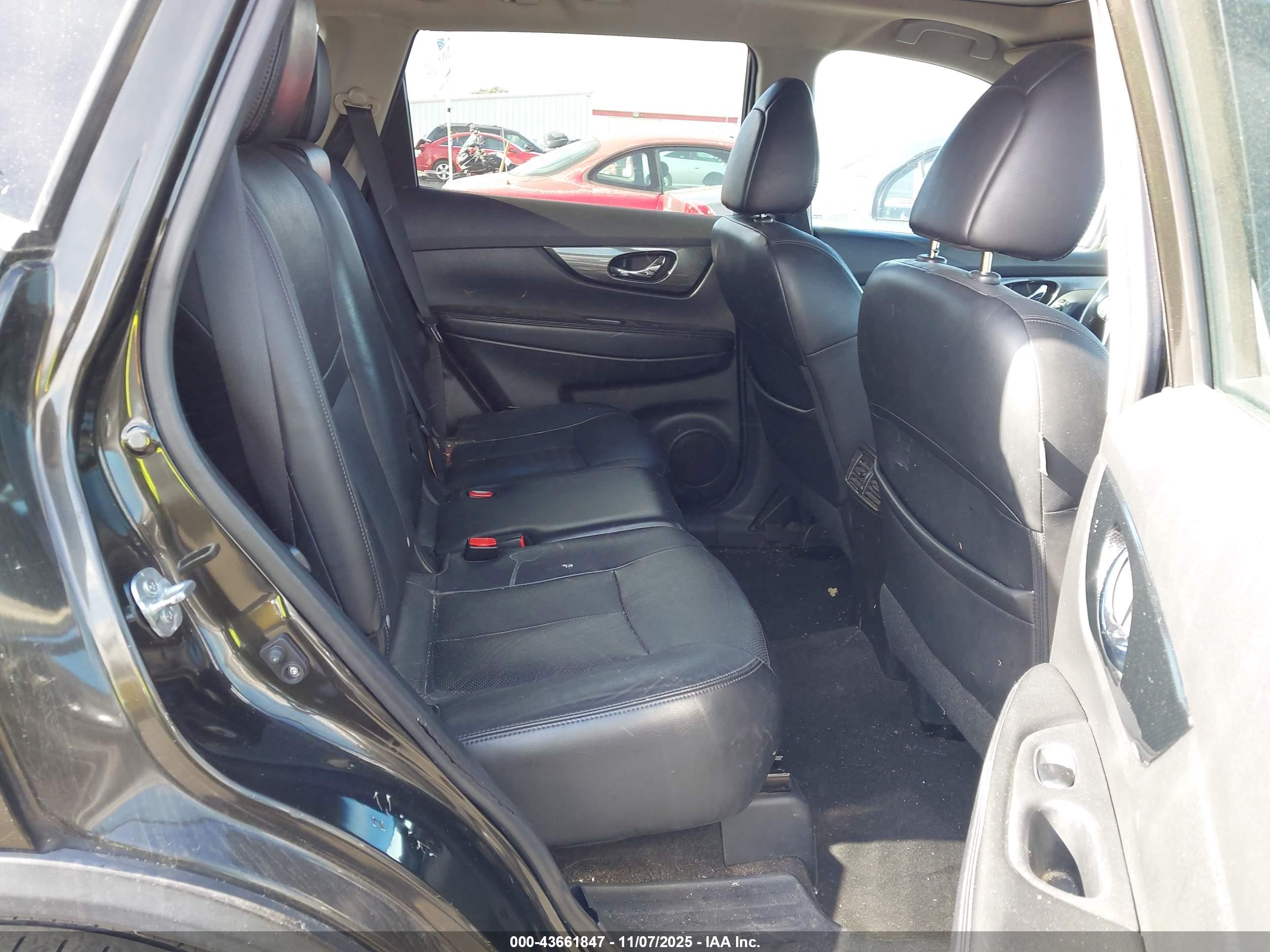 NISSAN ROGUE image 8