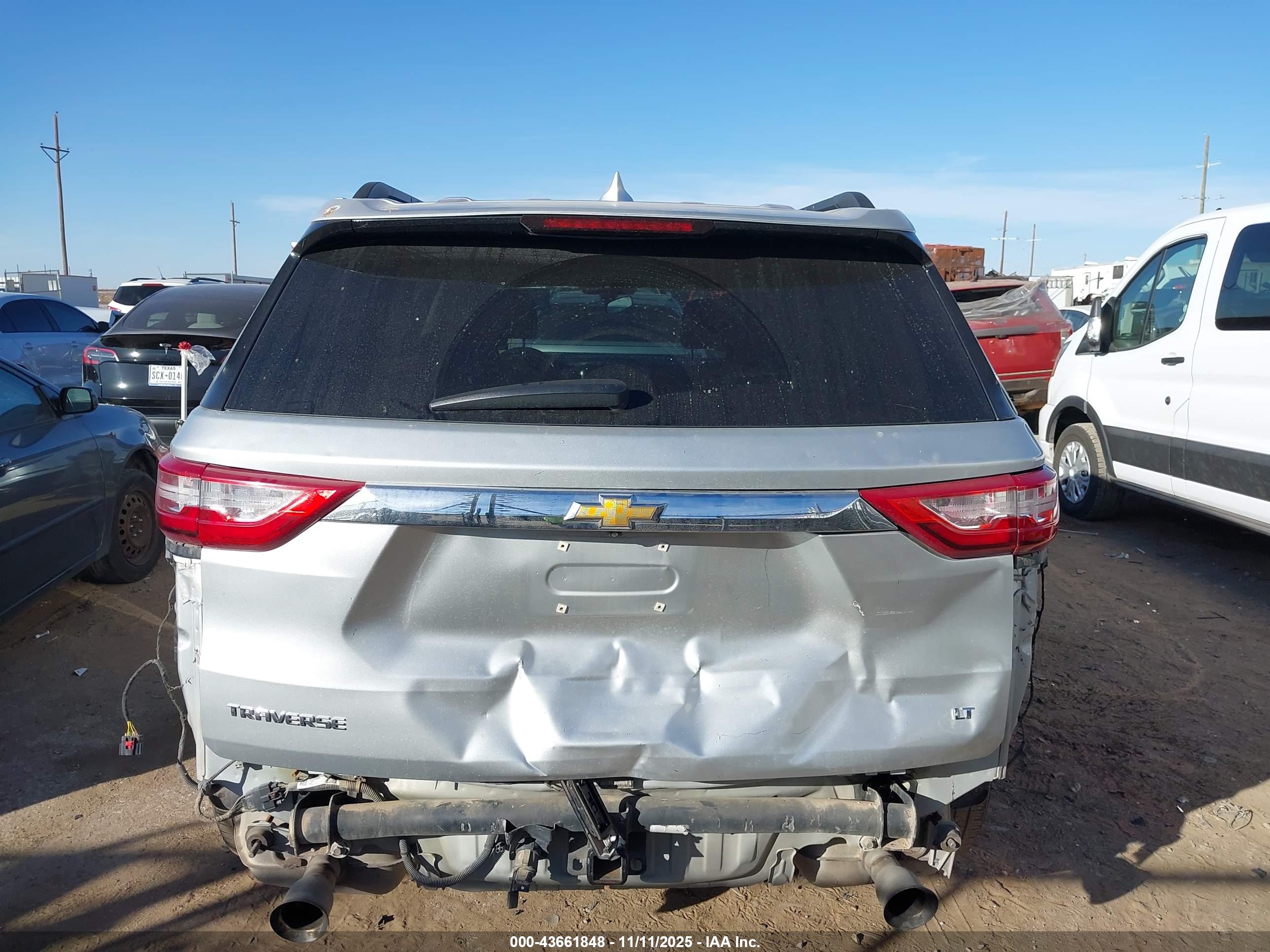 CHEVROLET TRAVERSE image 6
