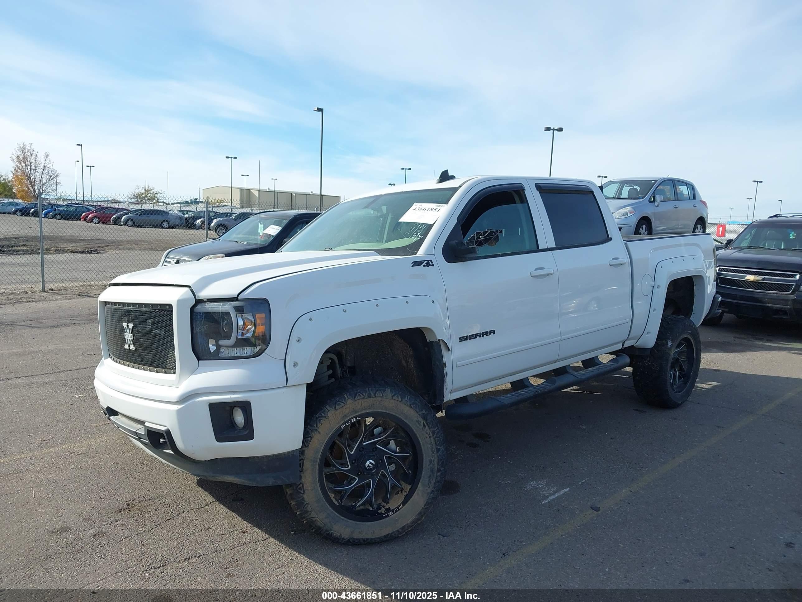 GMC SIERRA image 2