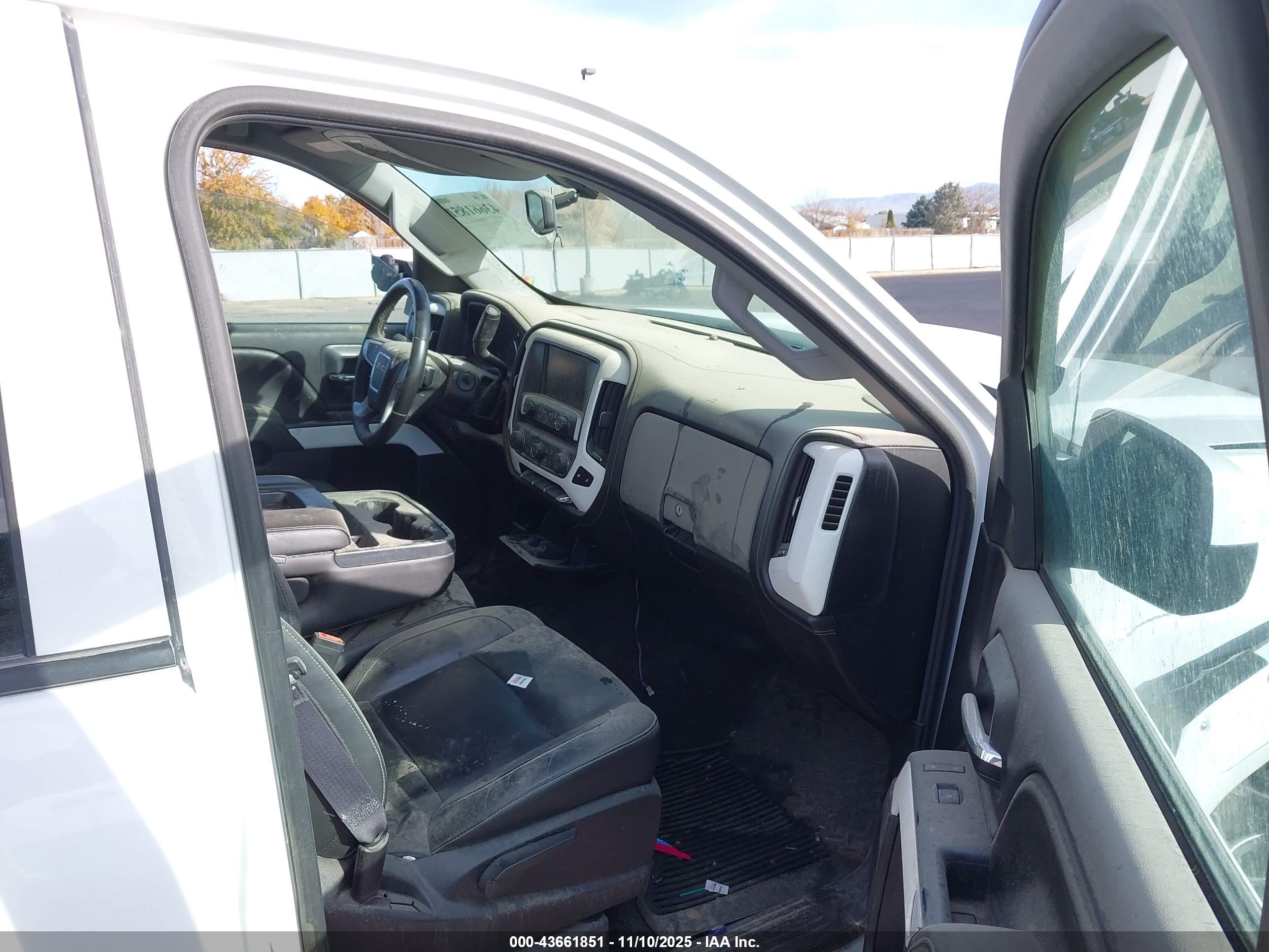 GMC SIERRA image 5