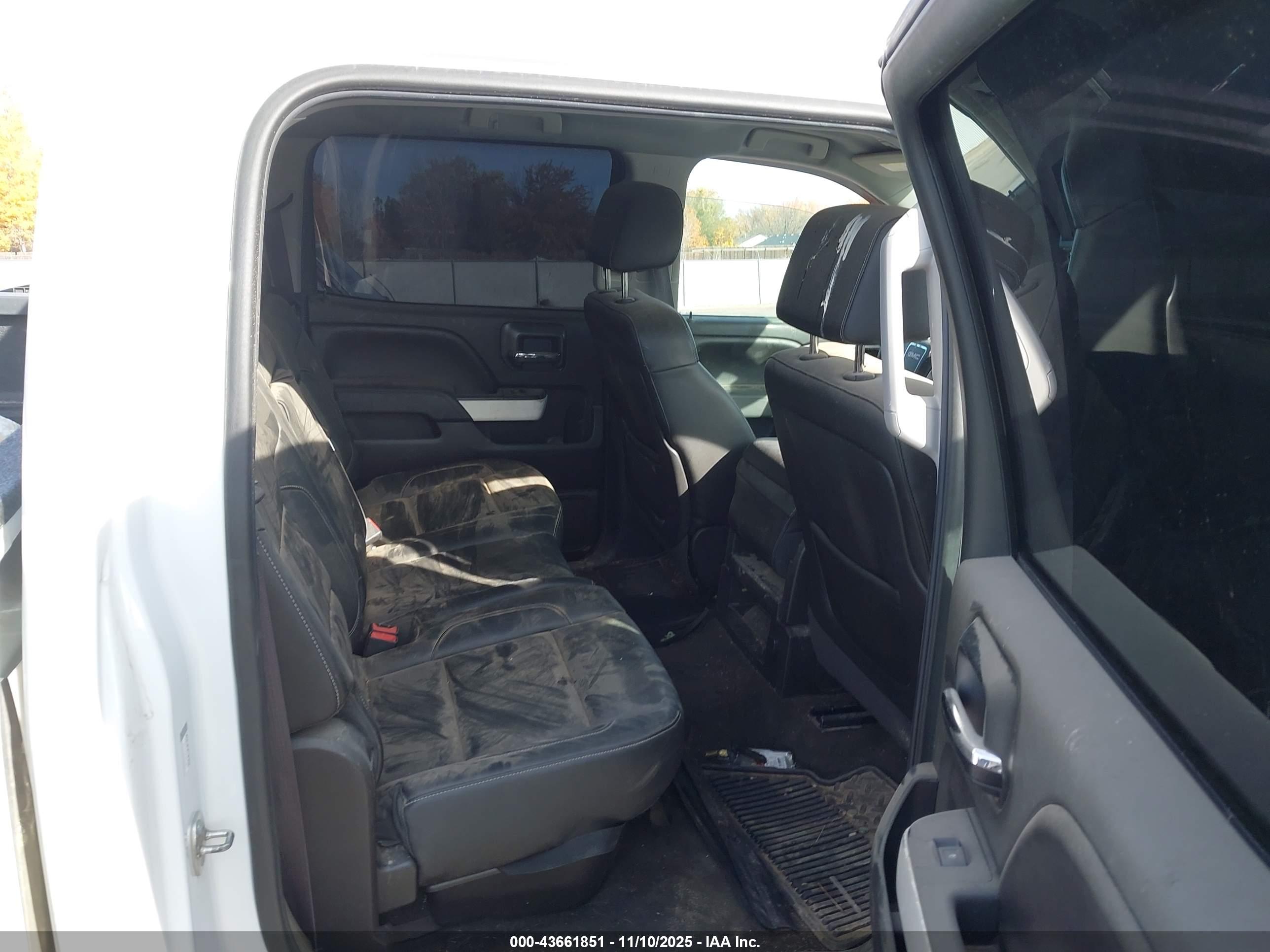 GMC SIERRA image 8