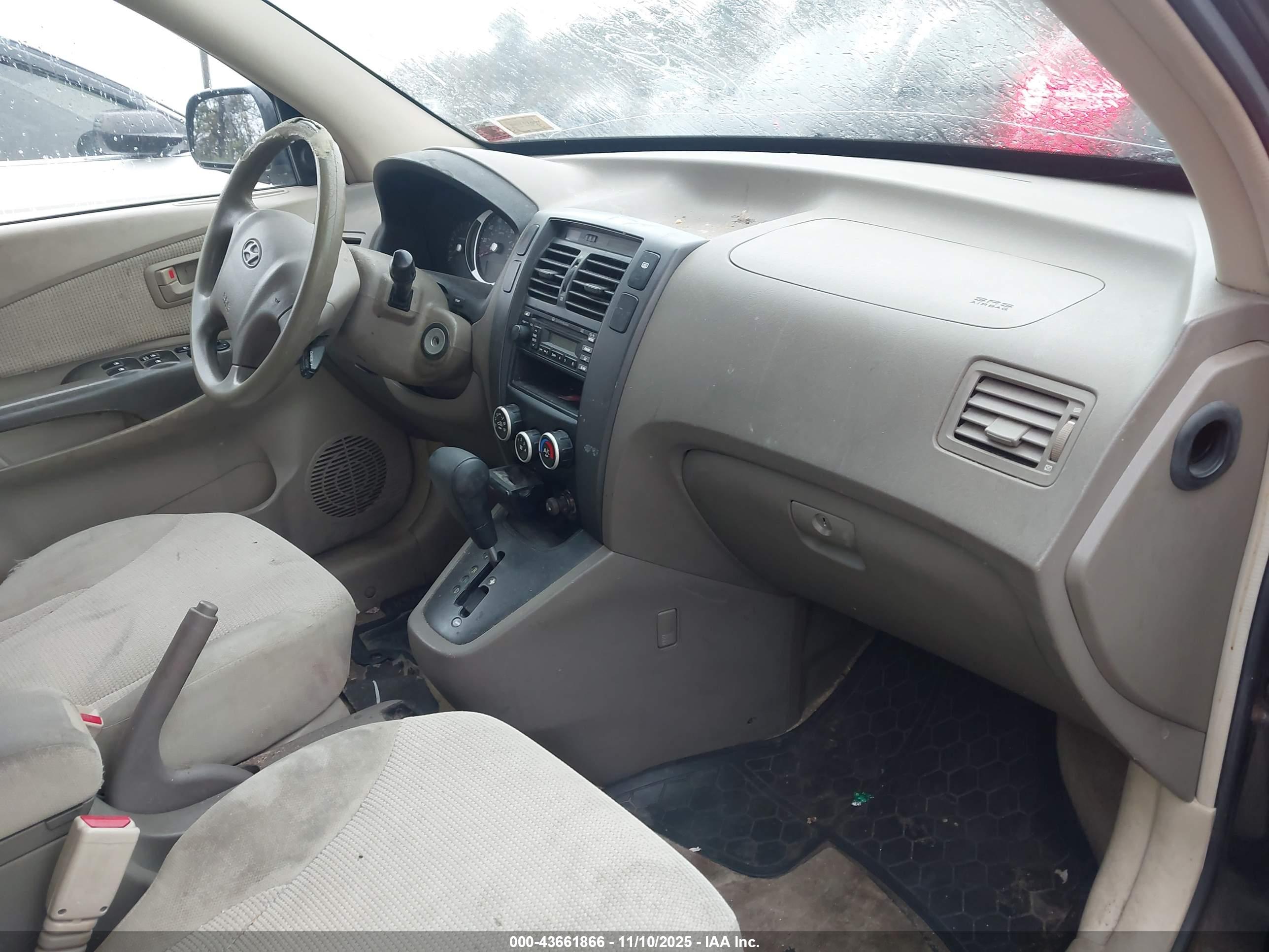 HYUNDAI TUCSON image 5