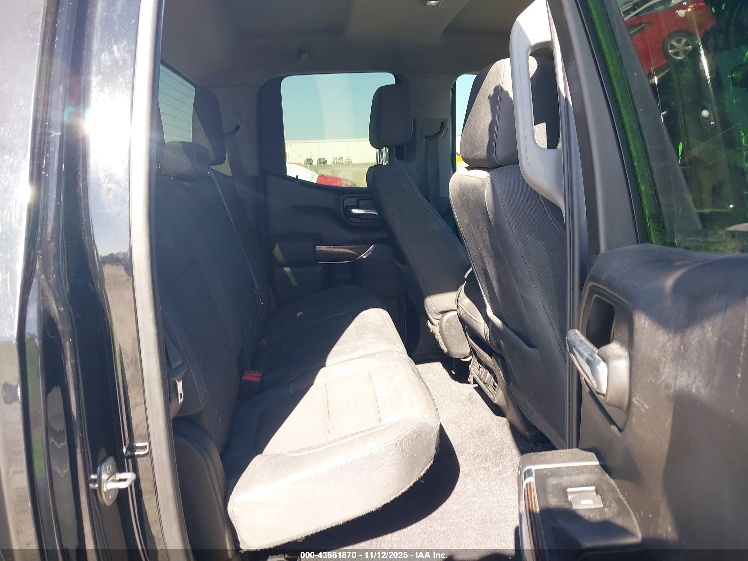 GMC SIERRA image 8