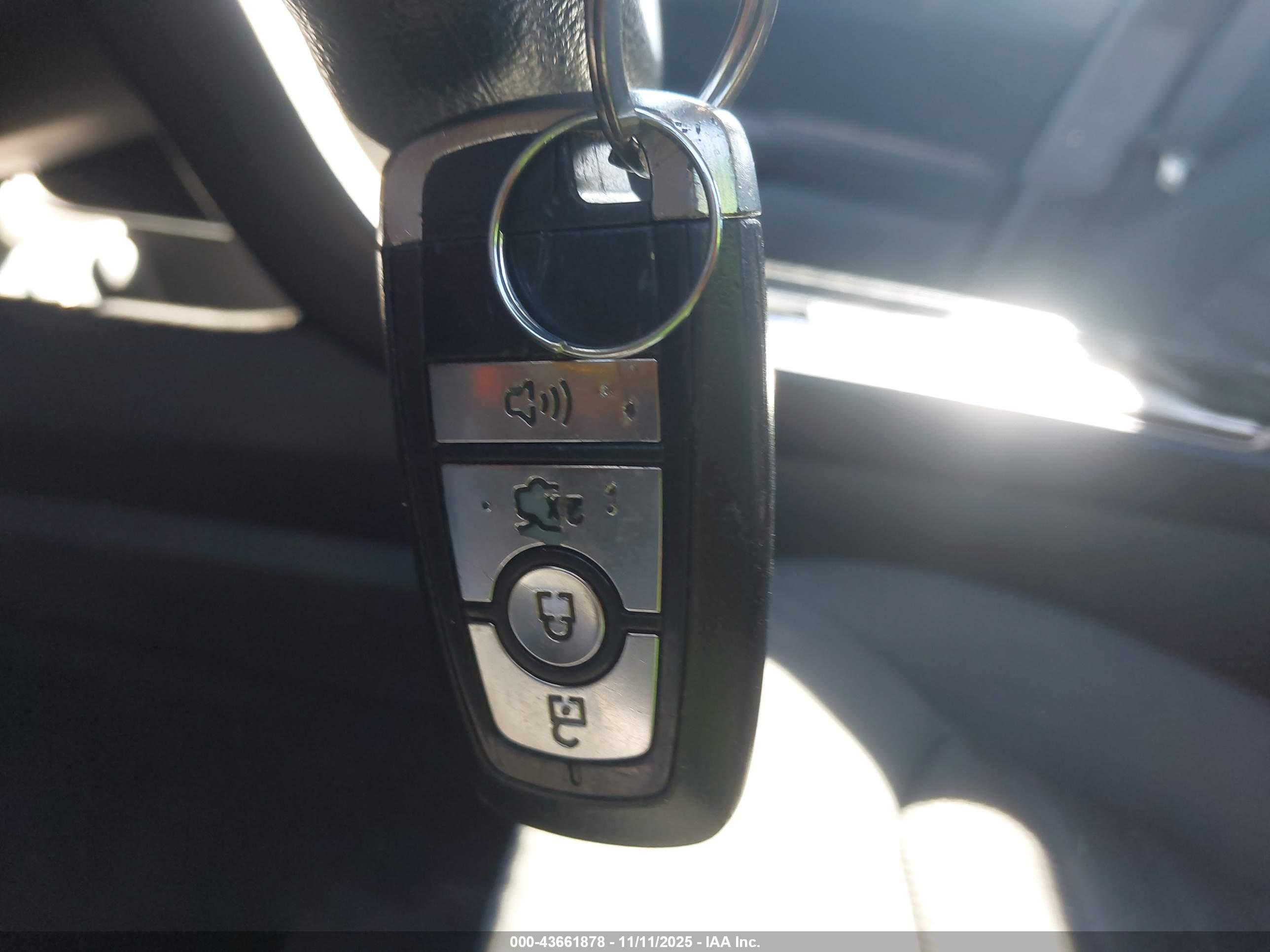 FORD FUSION image 11