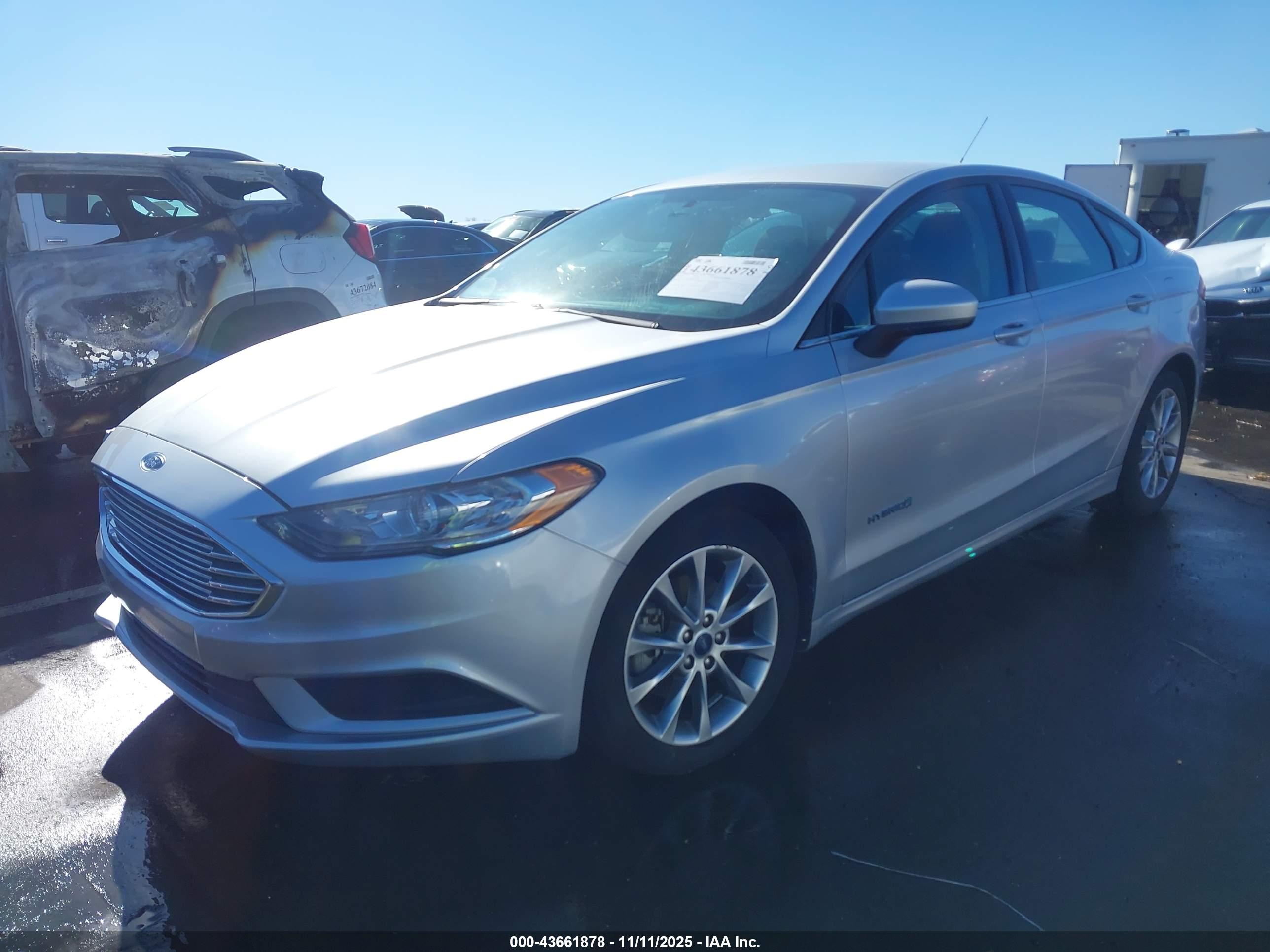 FORD FUSION image 2