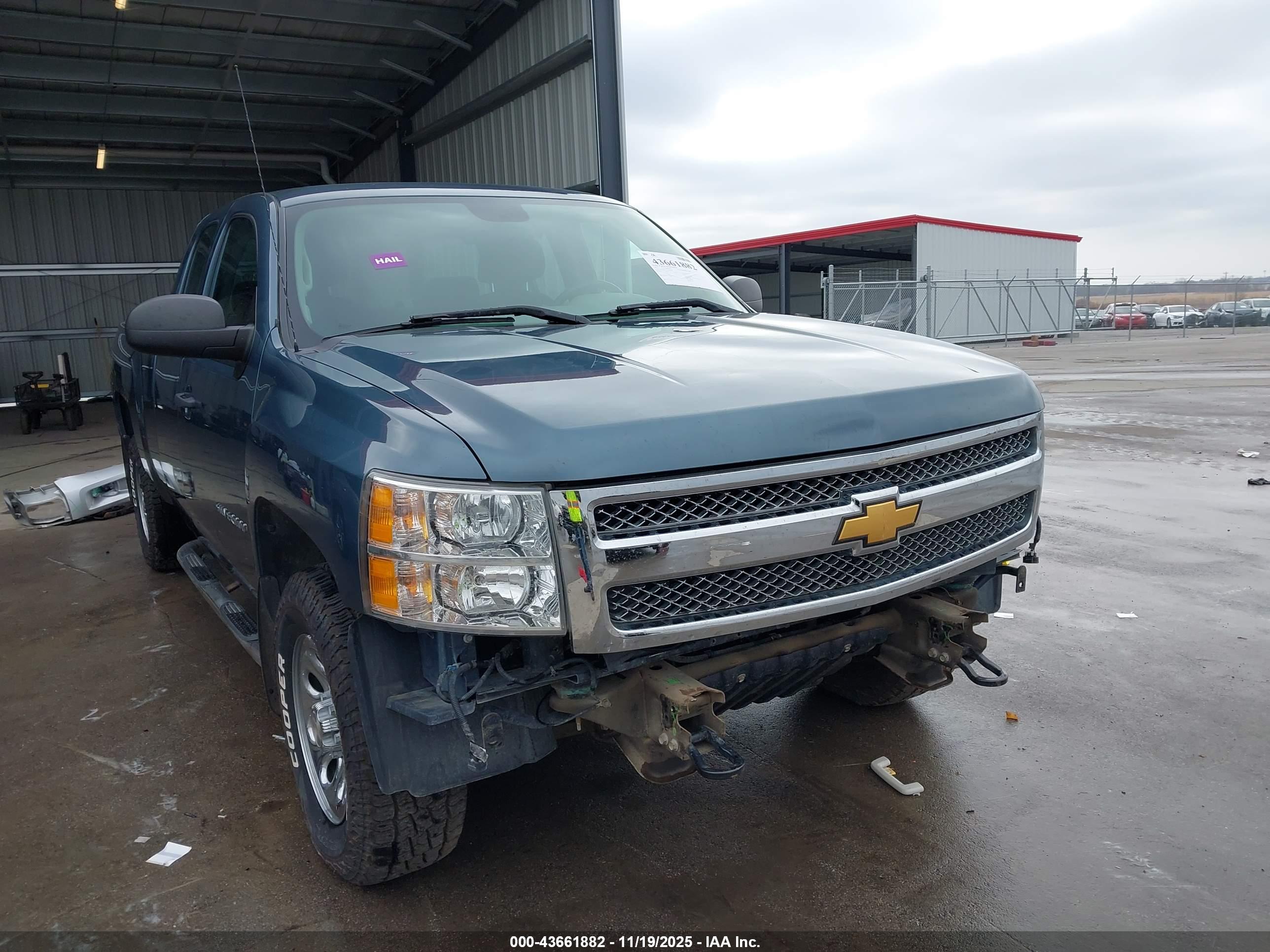 CHEVROLET SILVERADO image 6