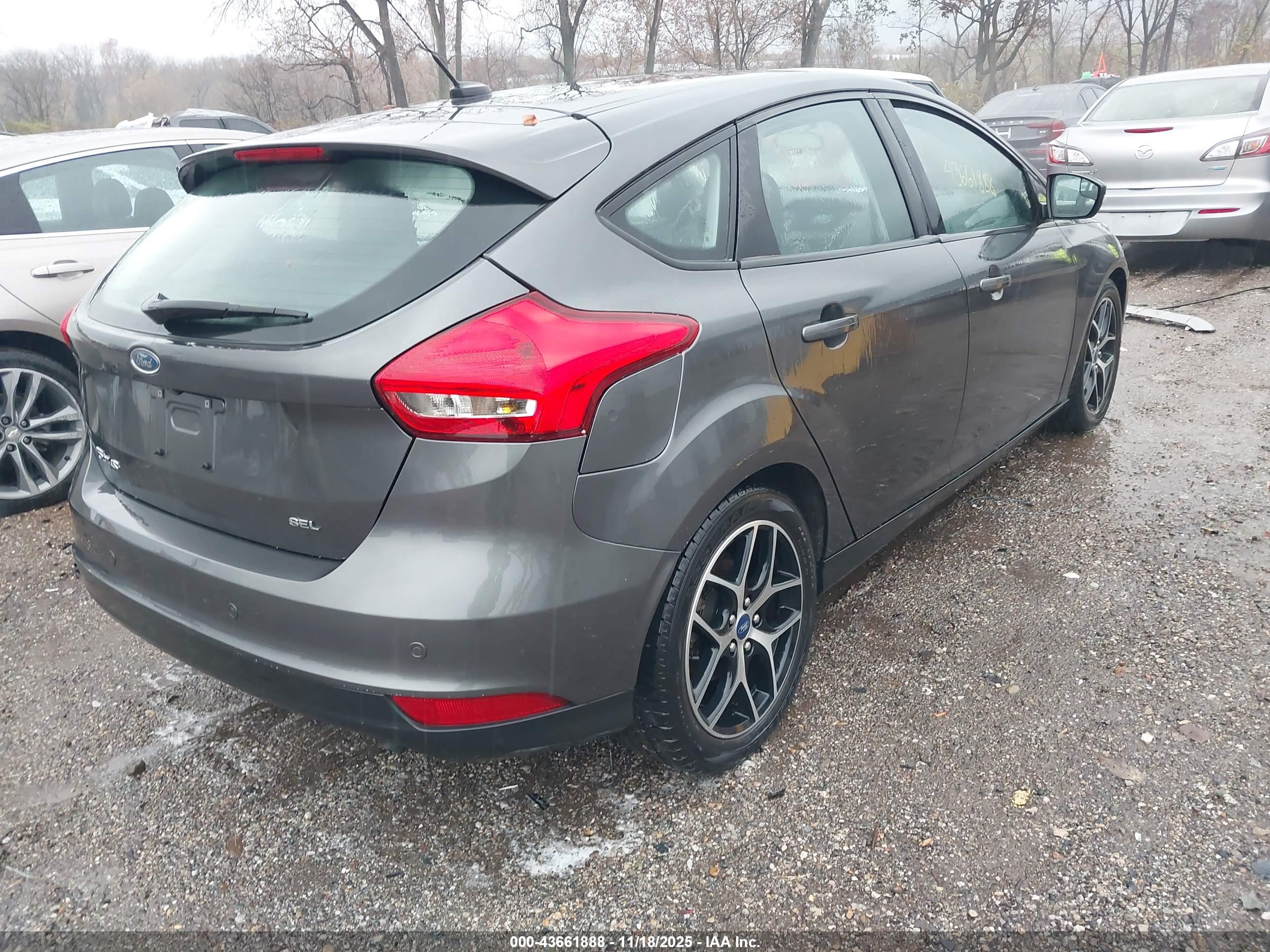 FORD FOCUS image 4