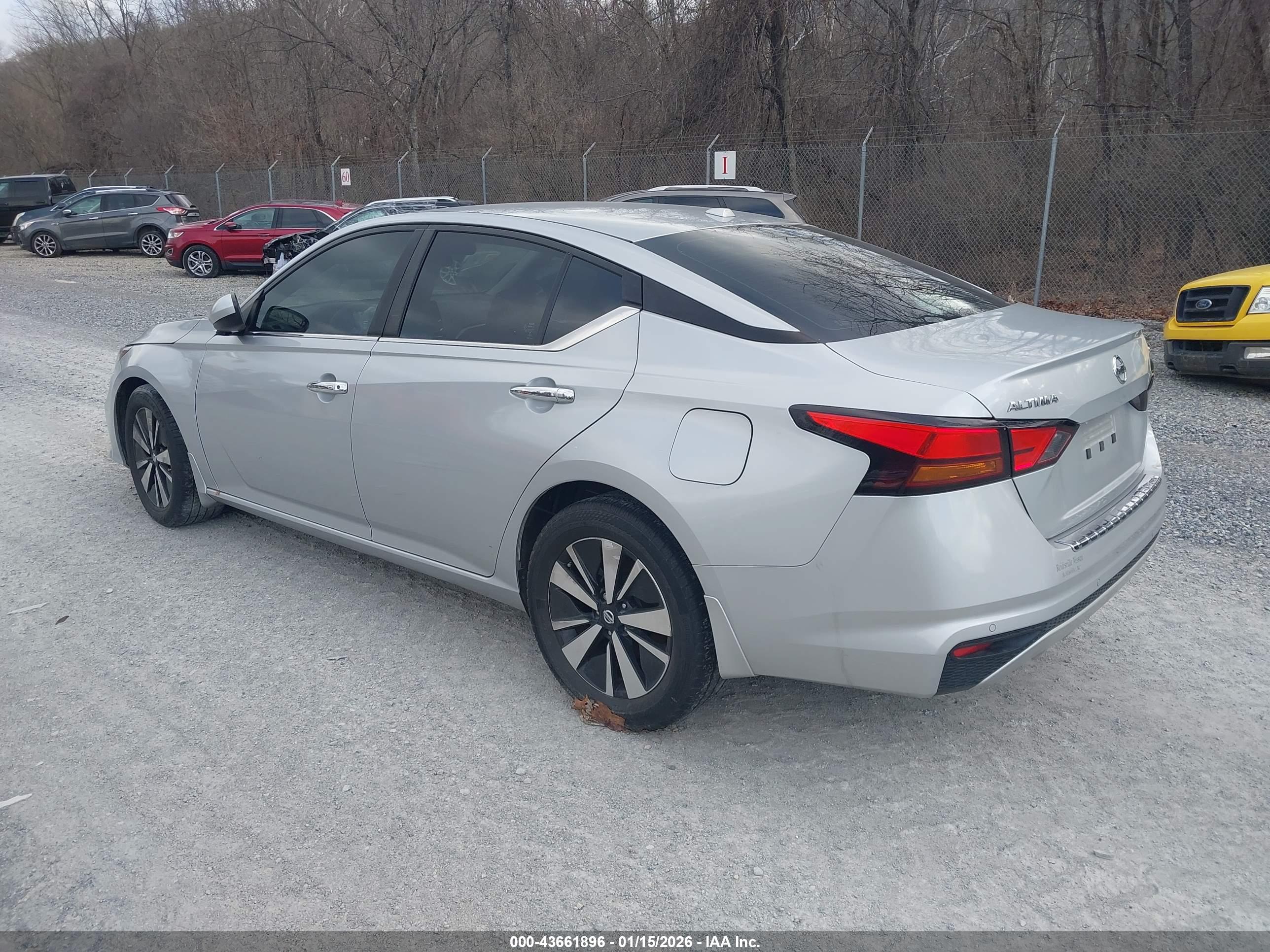 NISSAN ALTIMA image 3