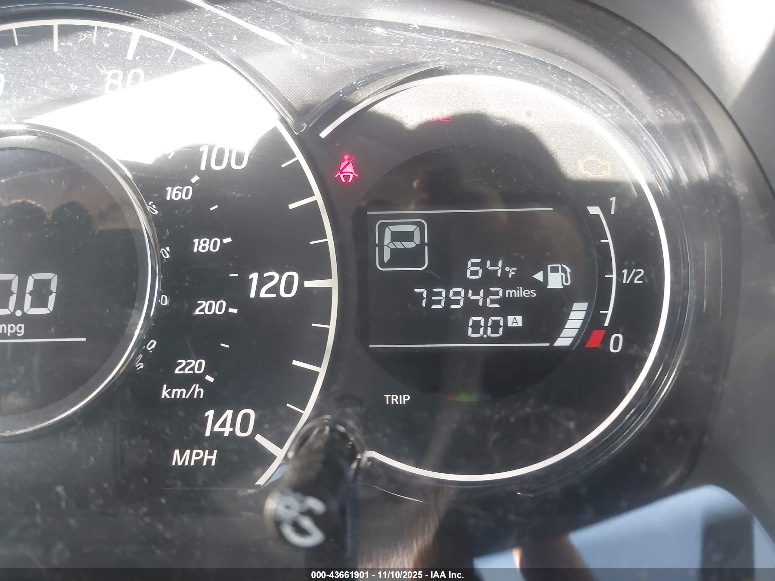 NISSAN VERSA image 7