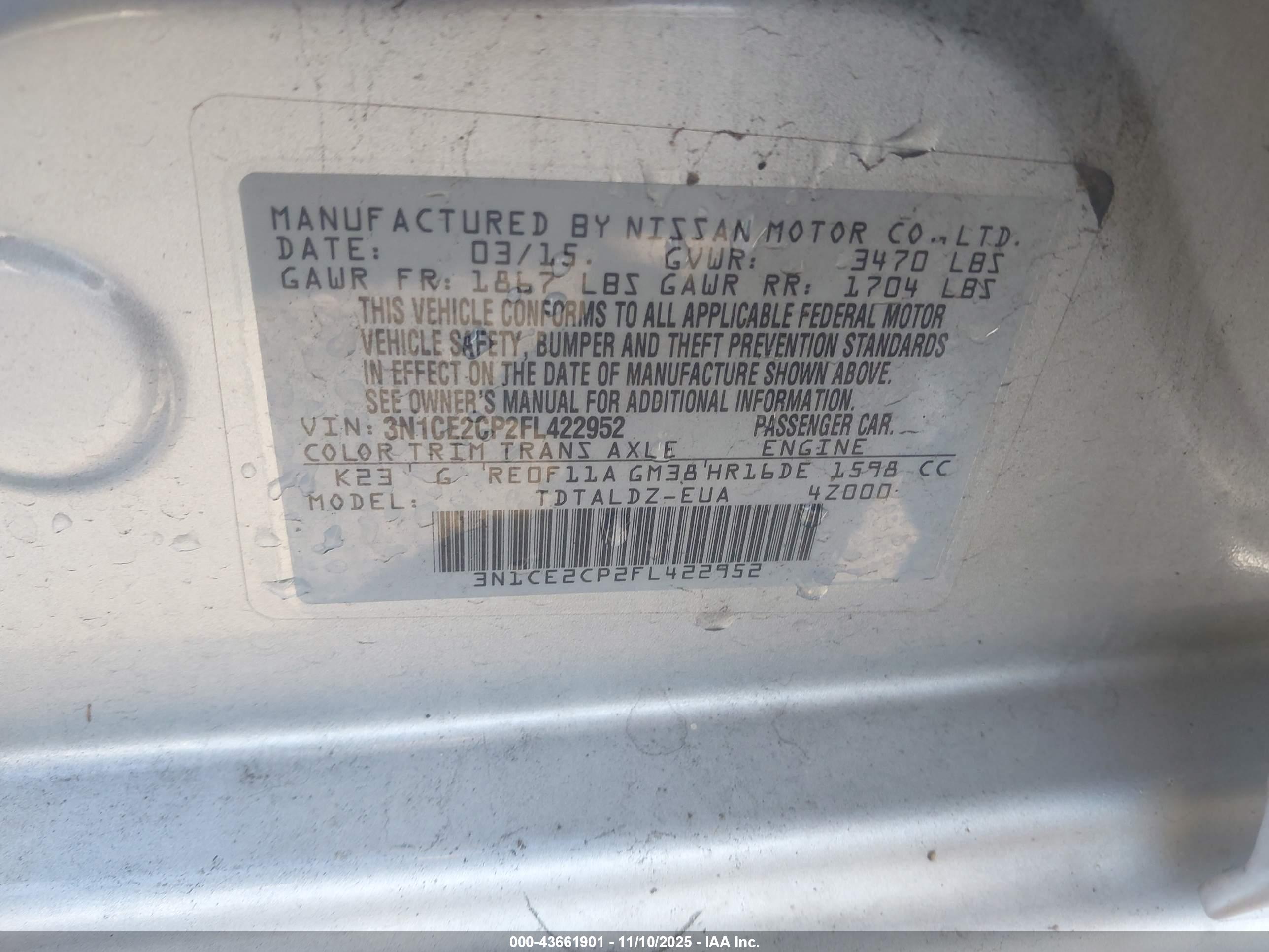 NISSAN VERSA image 9