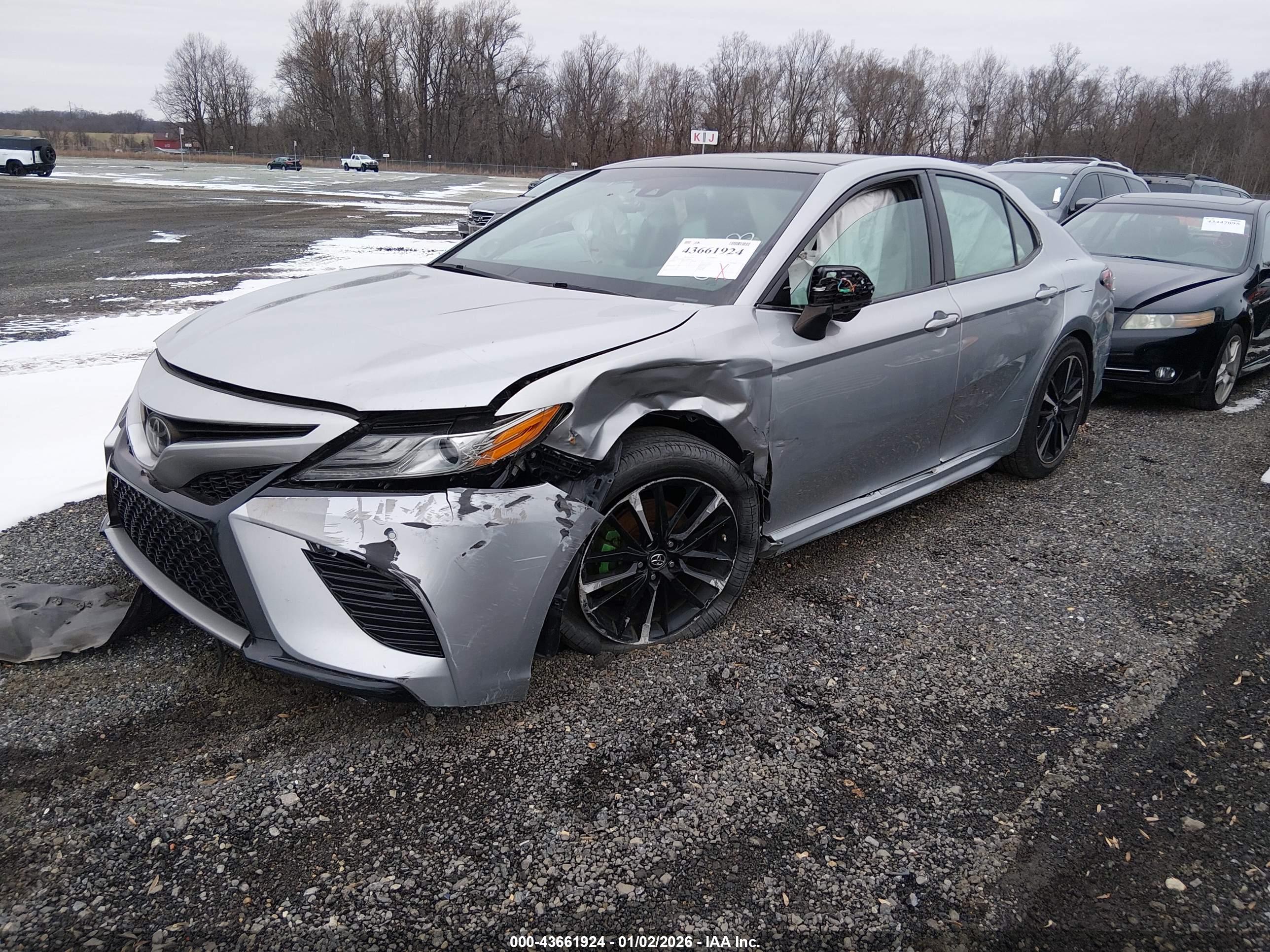 TOYOTA CAMRY image 2