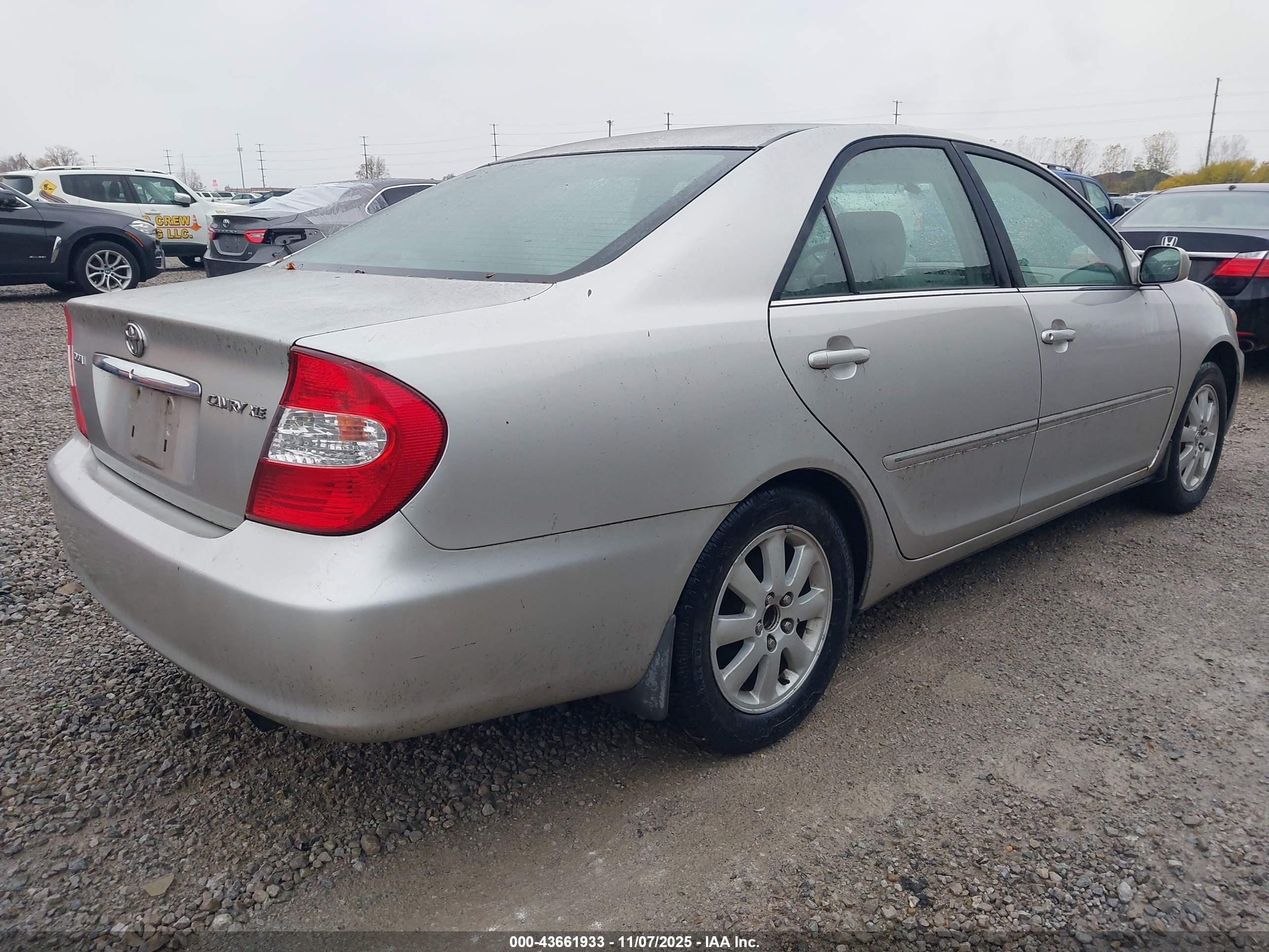 TOYOTA CAMRY image 4