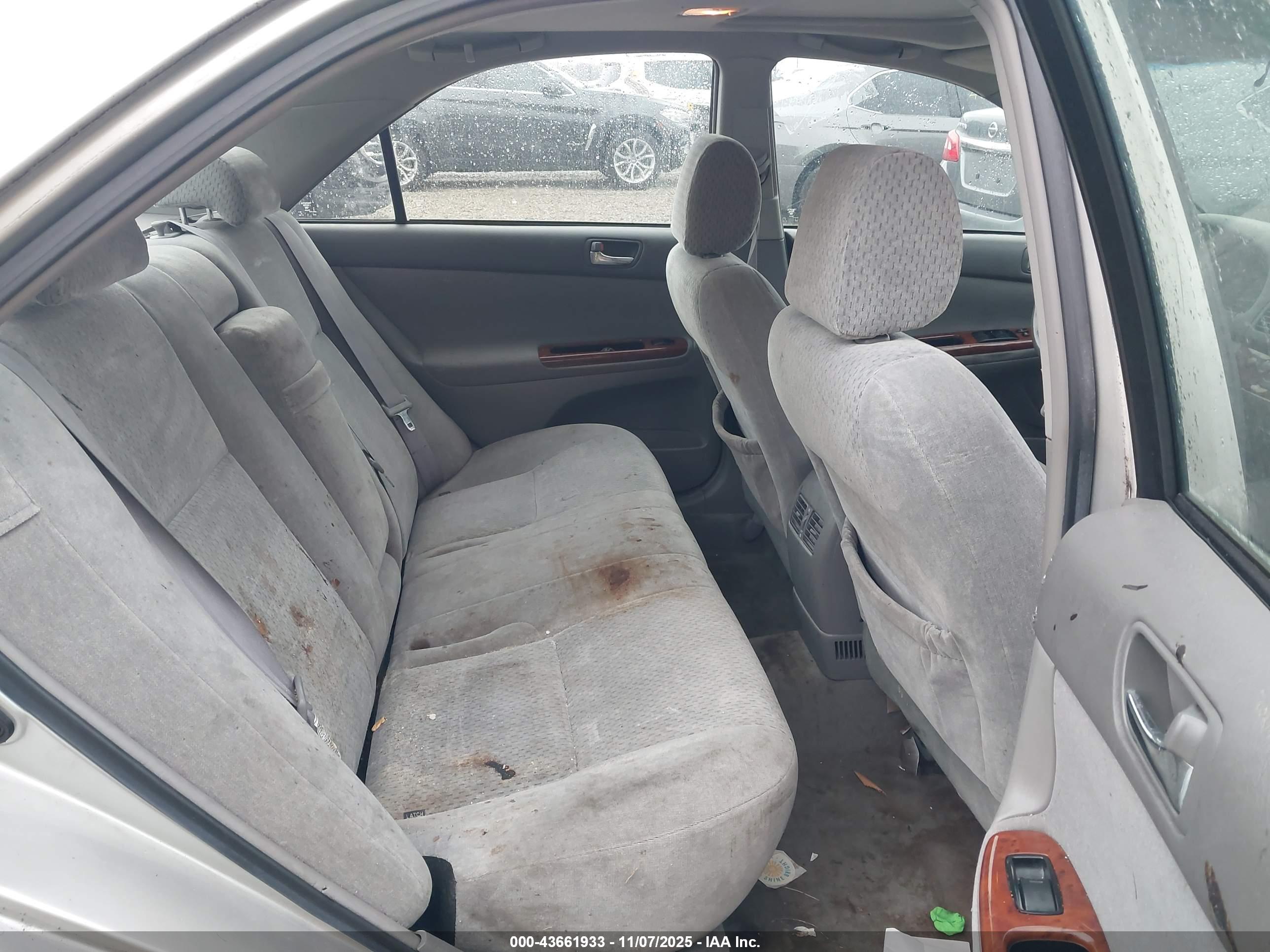 TOYOTA CAMRY image 8