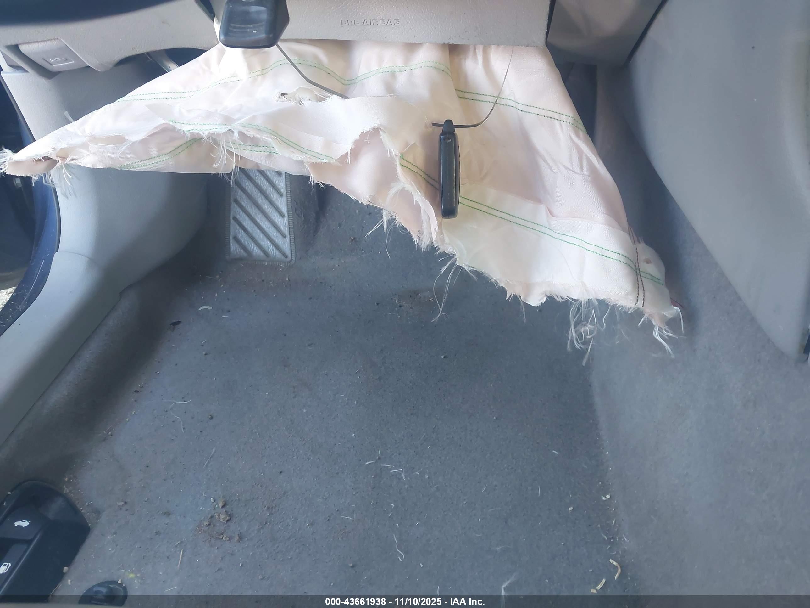 TOYOTA CAMRY image 11