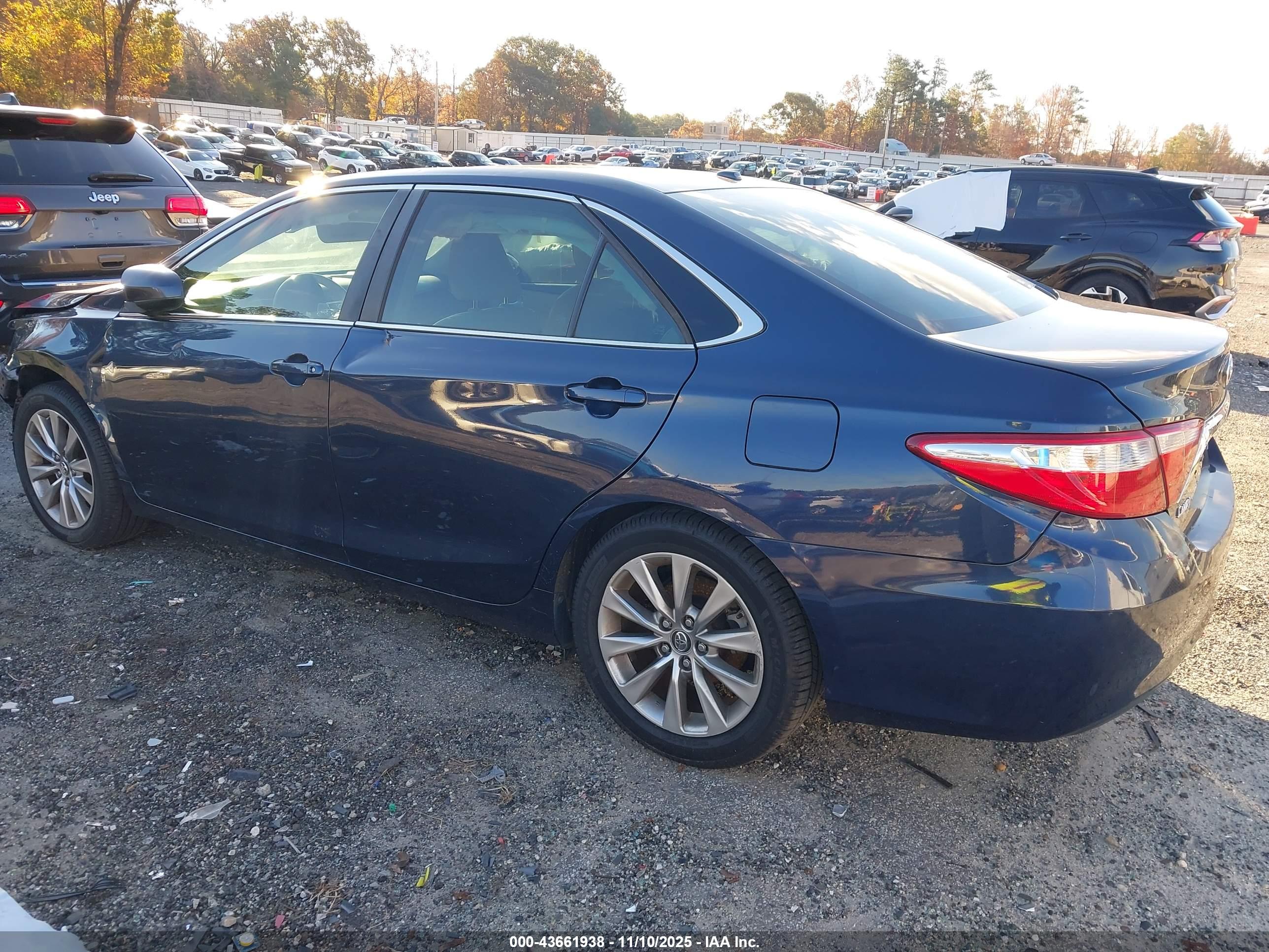 TOYOTA CAMRY image 3