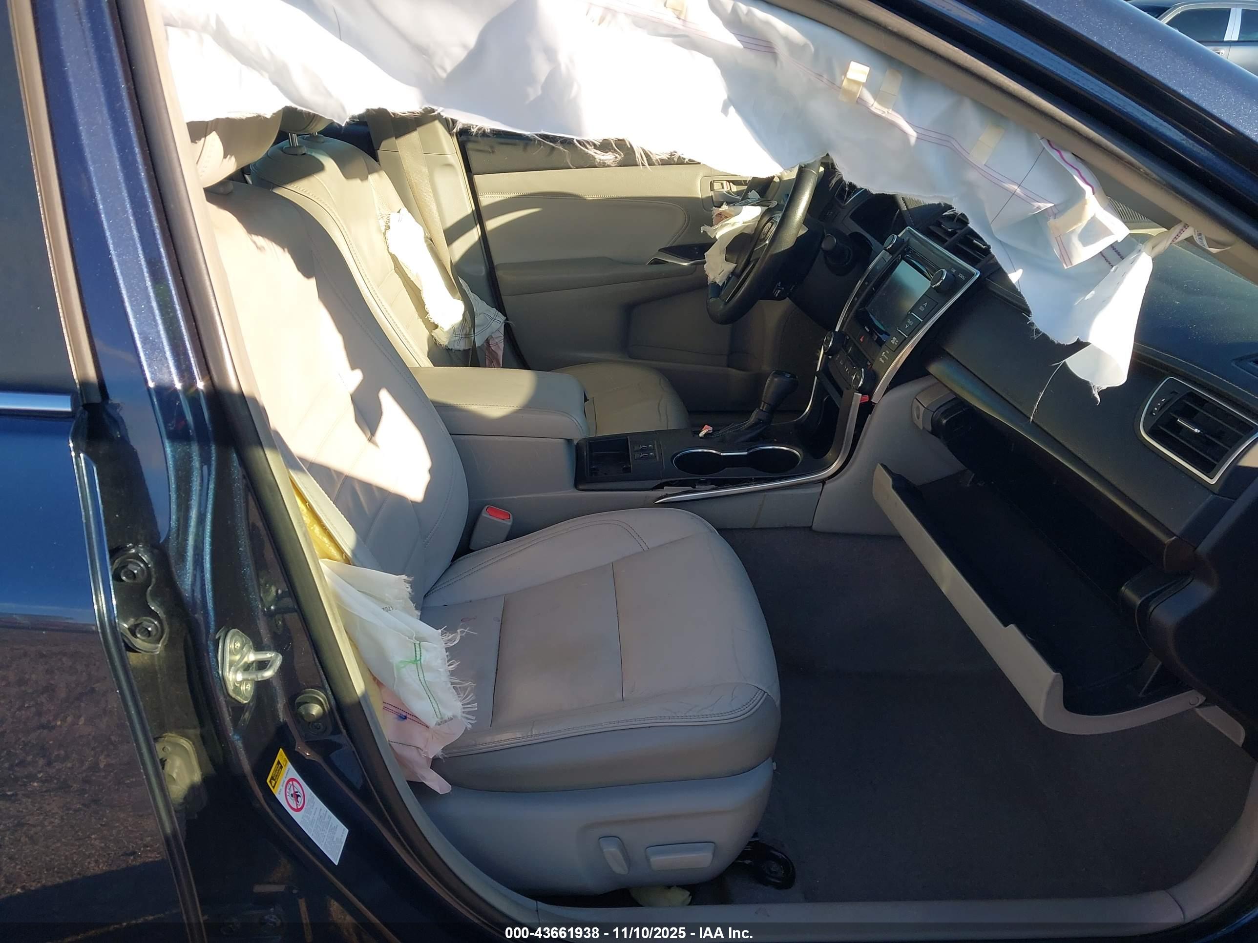 TOYOTA CAMRY image 5