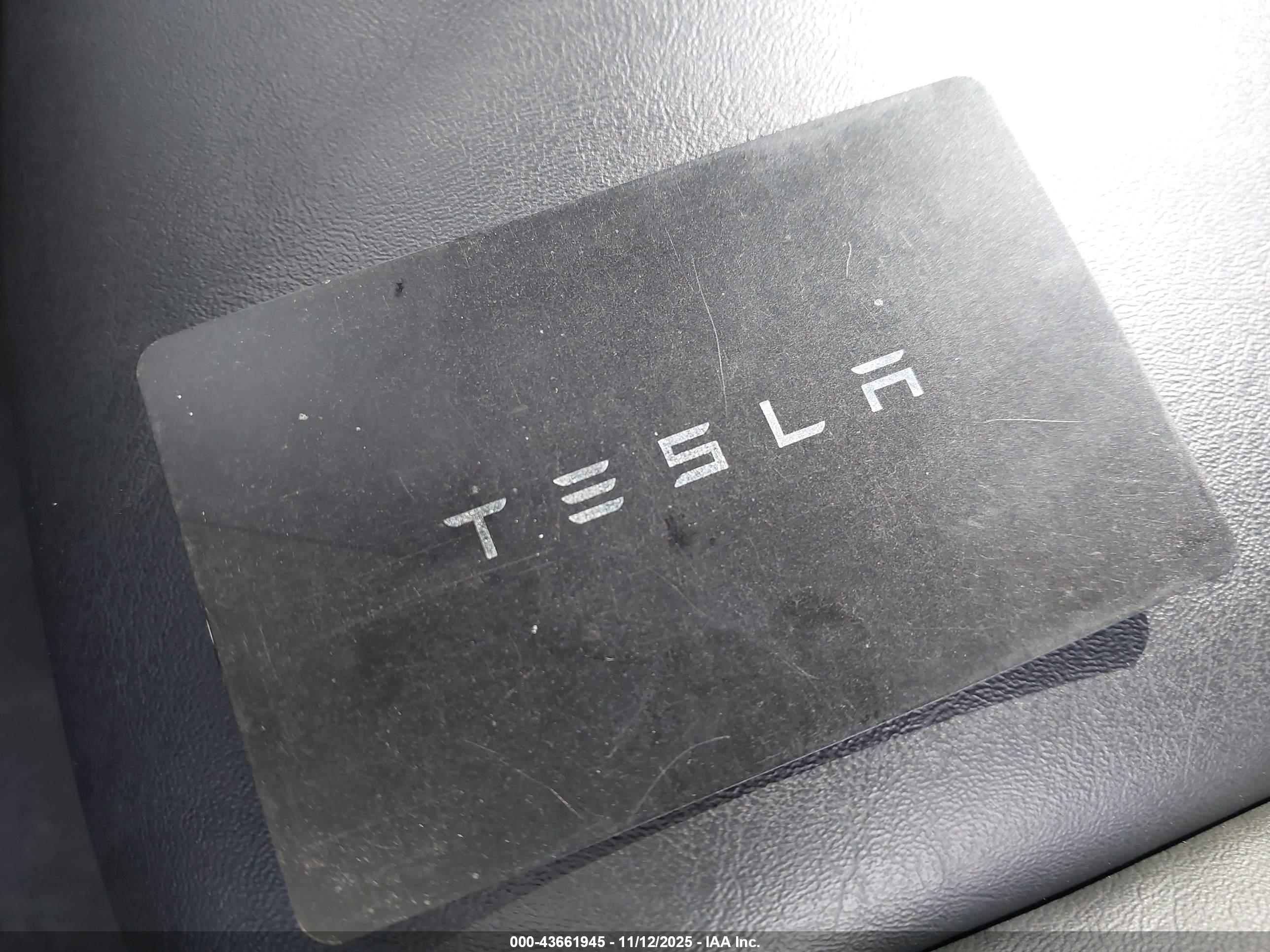 TESLA MODEL image 11