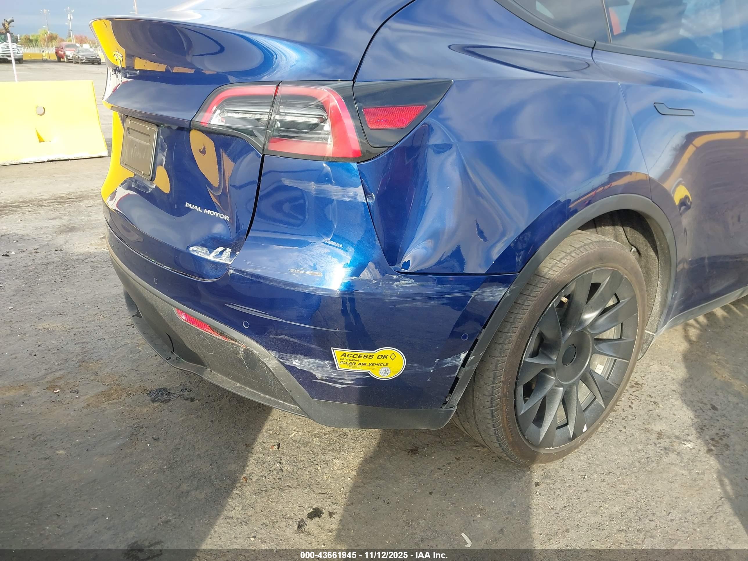 TESLA MODEL image 6