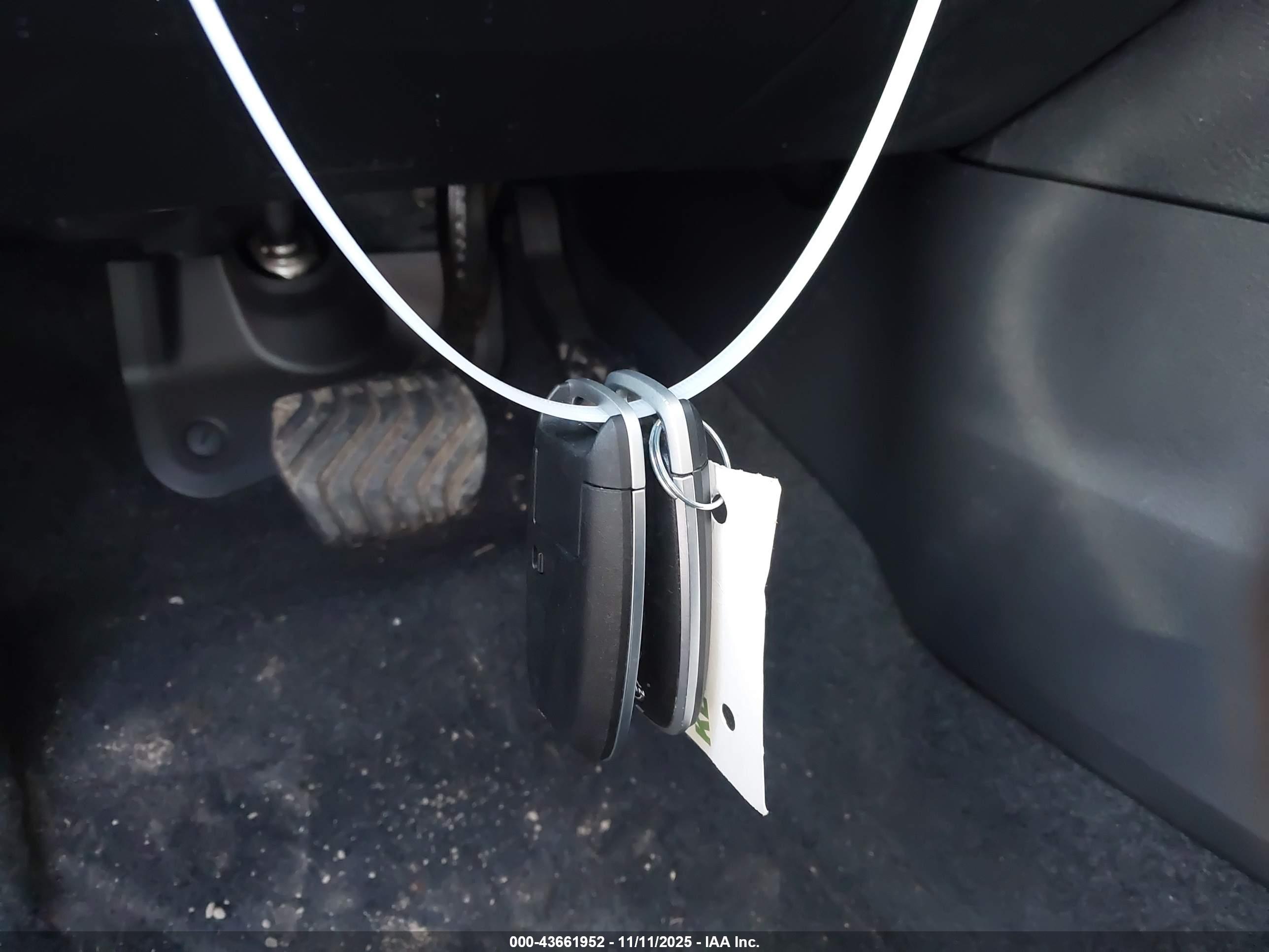 NISSAN ROGUE image 11