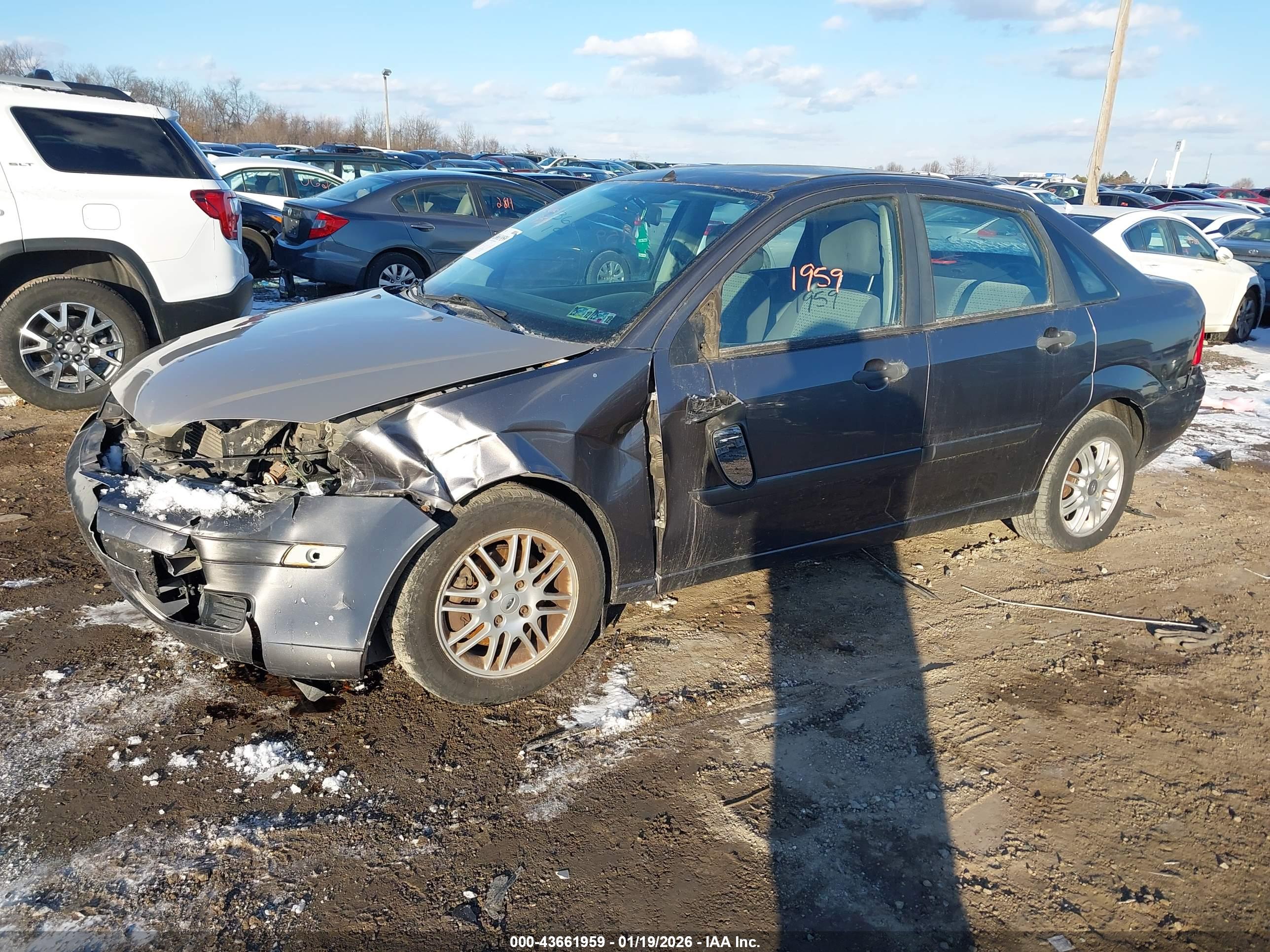 FORD FOCUS image 2