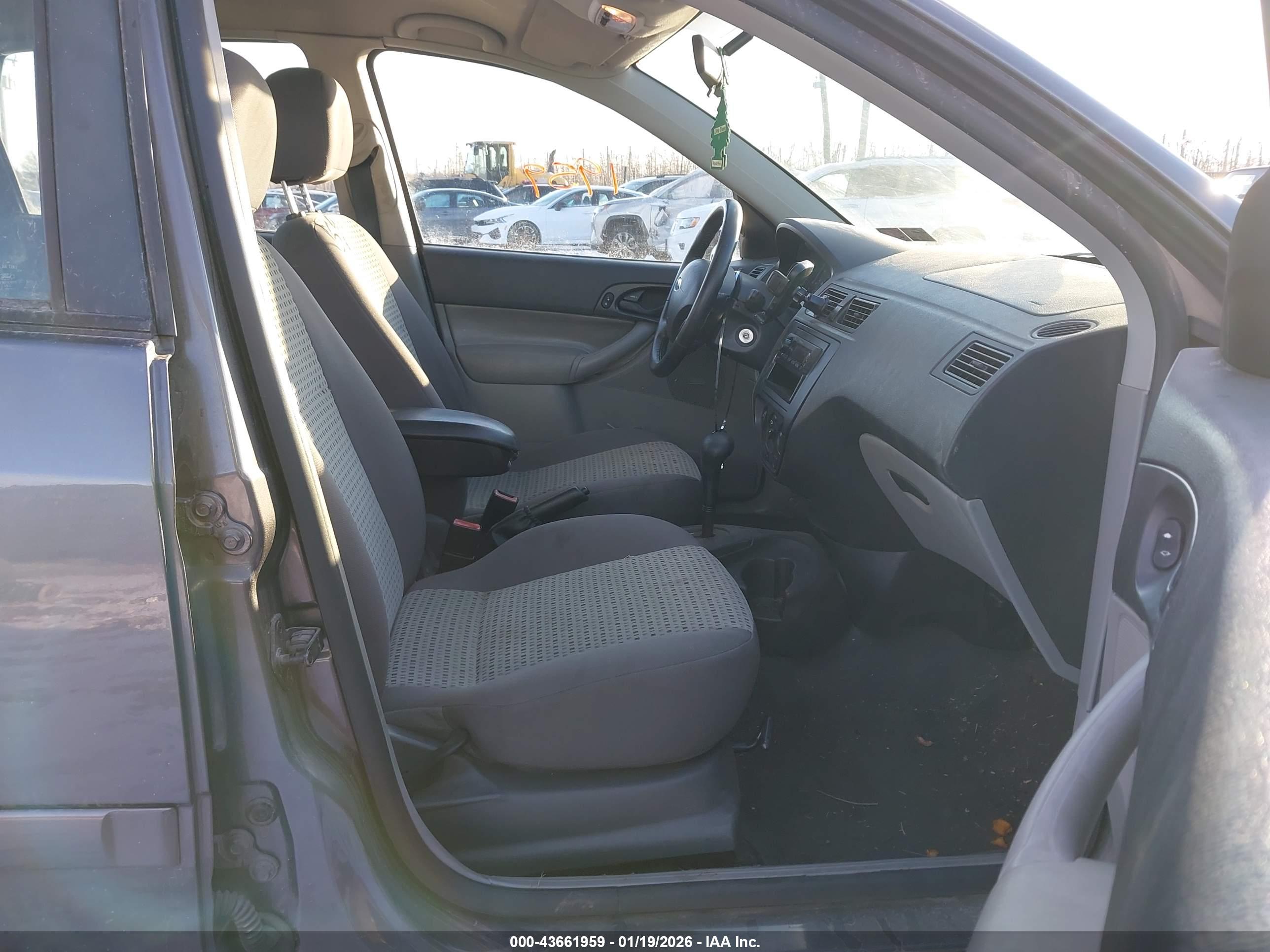 FORD FOCUS image 5
