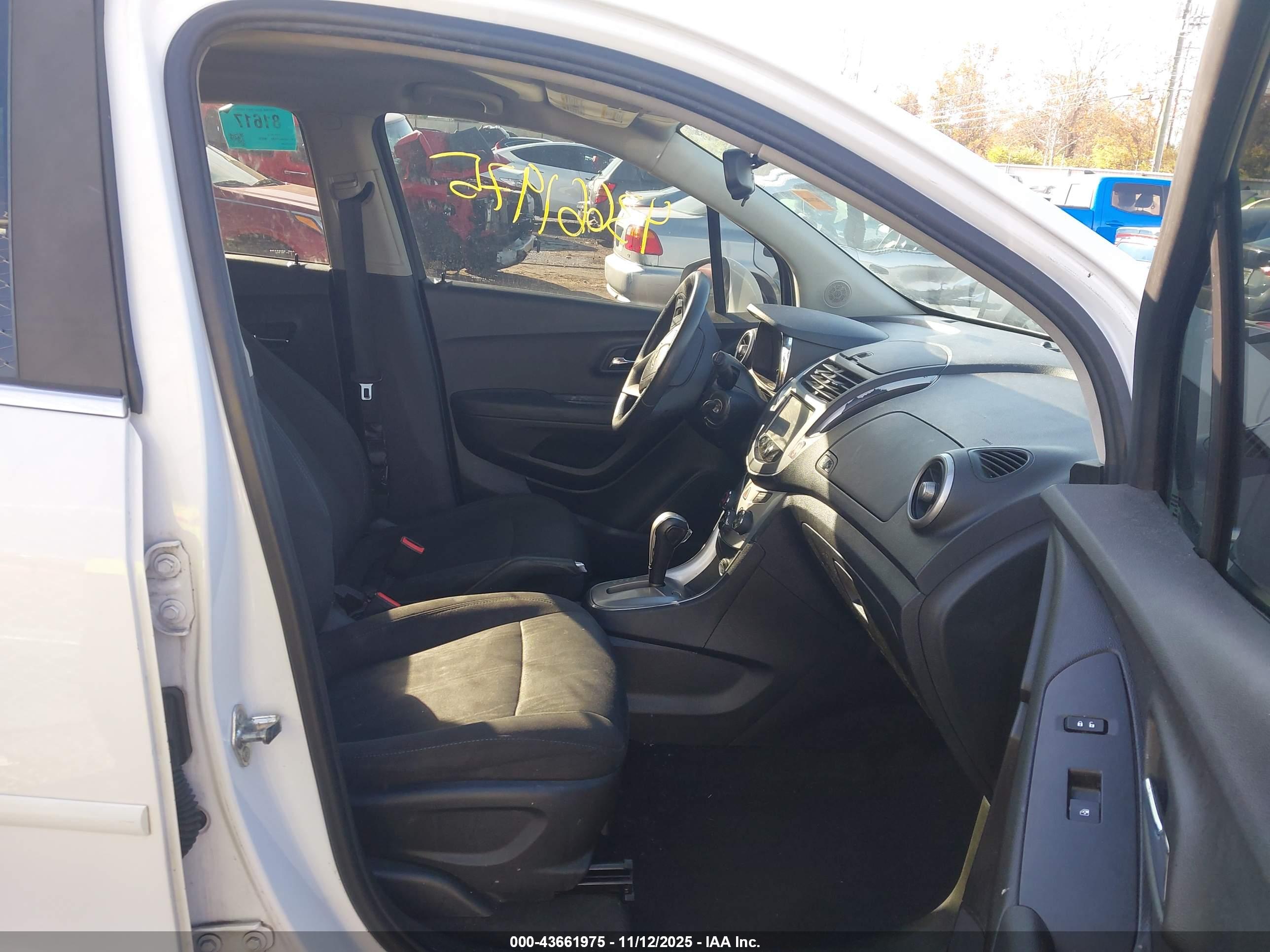 CHEVROLET TRAX image 5