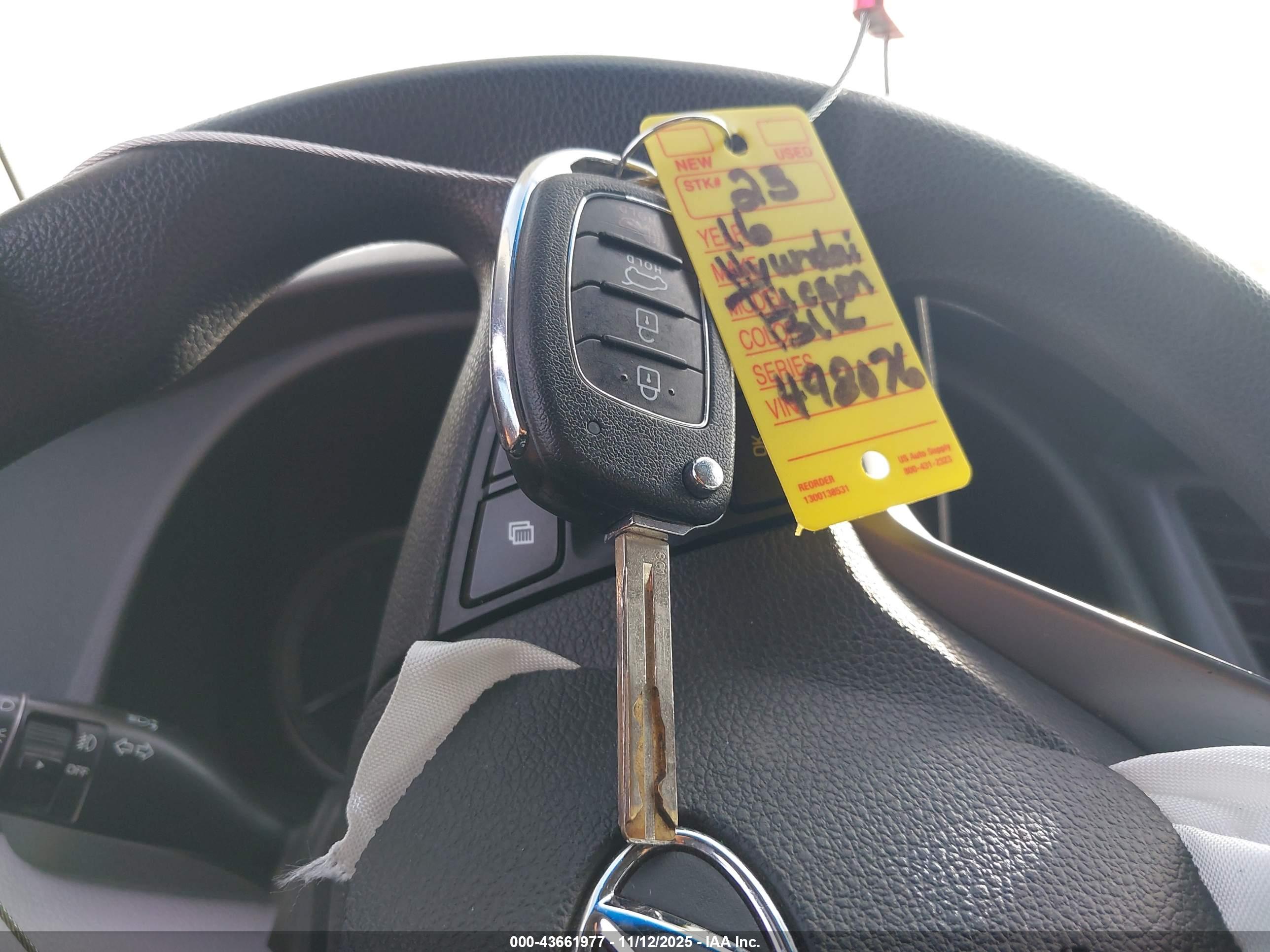 HYUNDAI TUCSON image 11