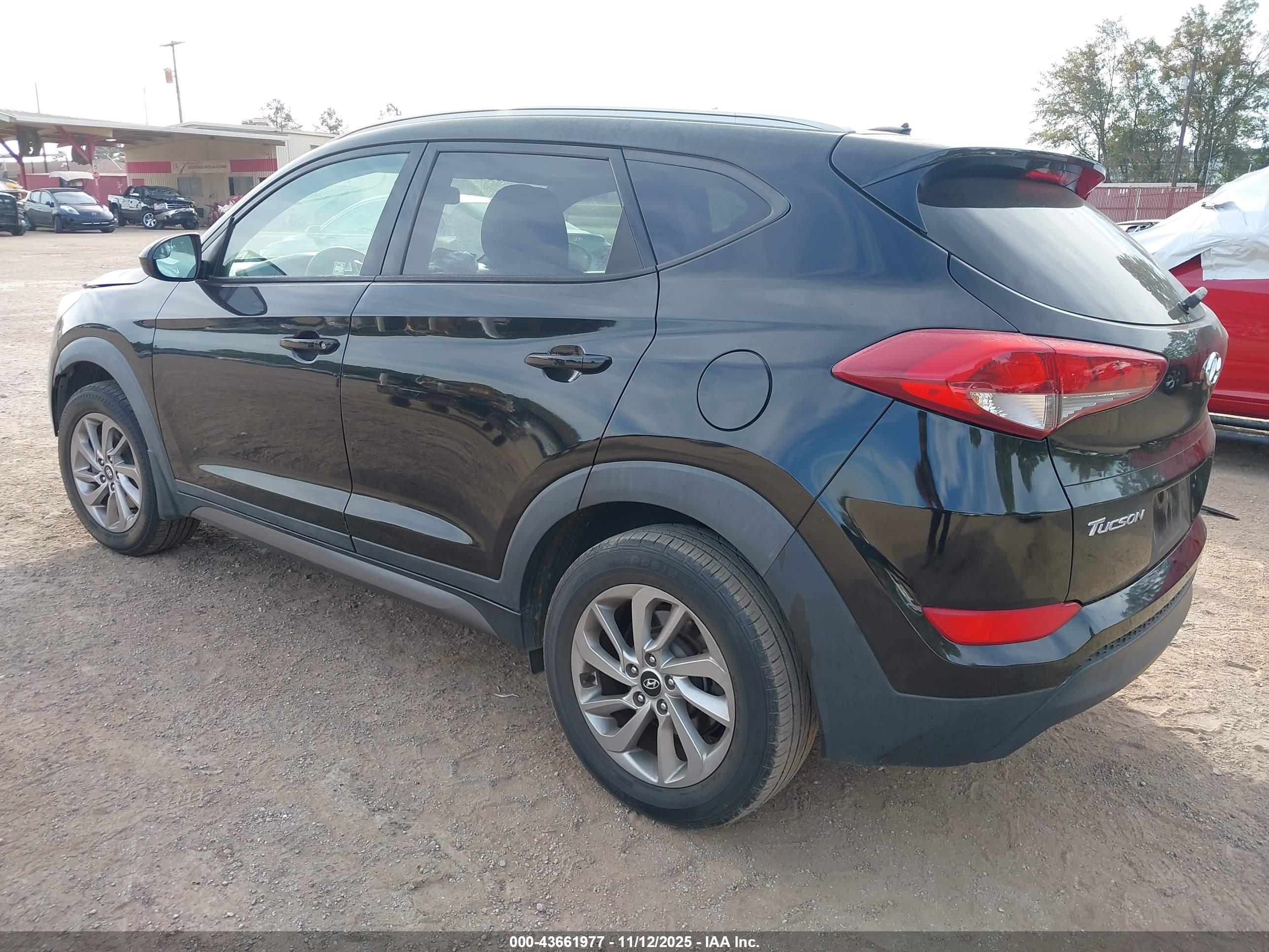 HYUNDAI TUCSON image 3
