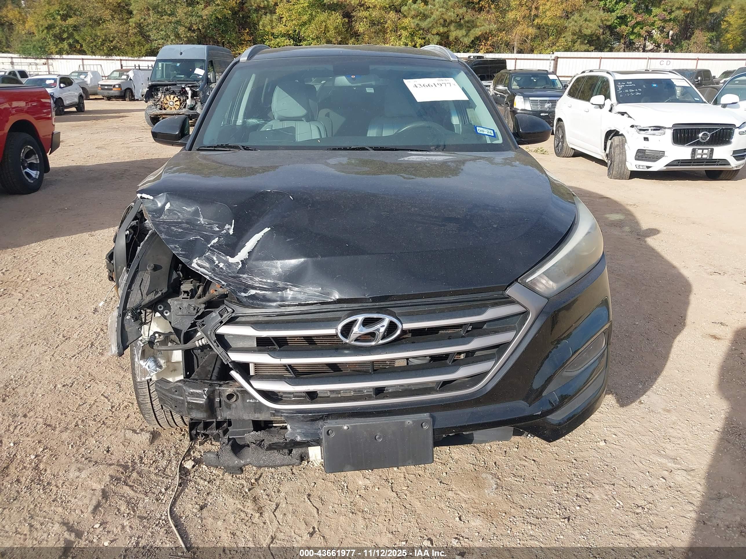 HYUNDAI TUCSON image 6