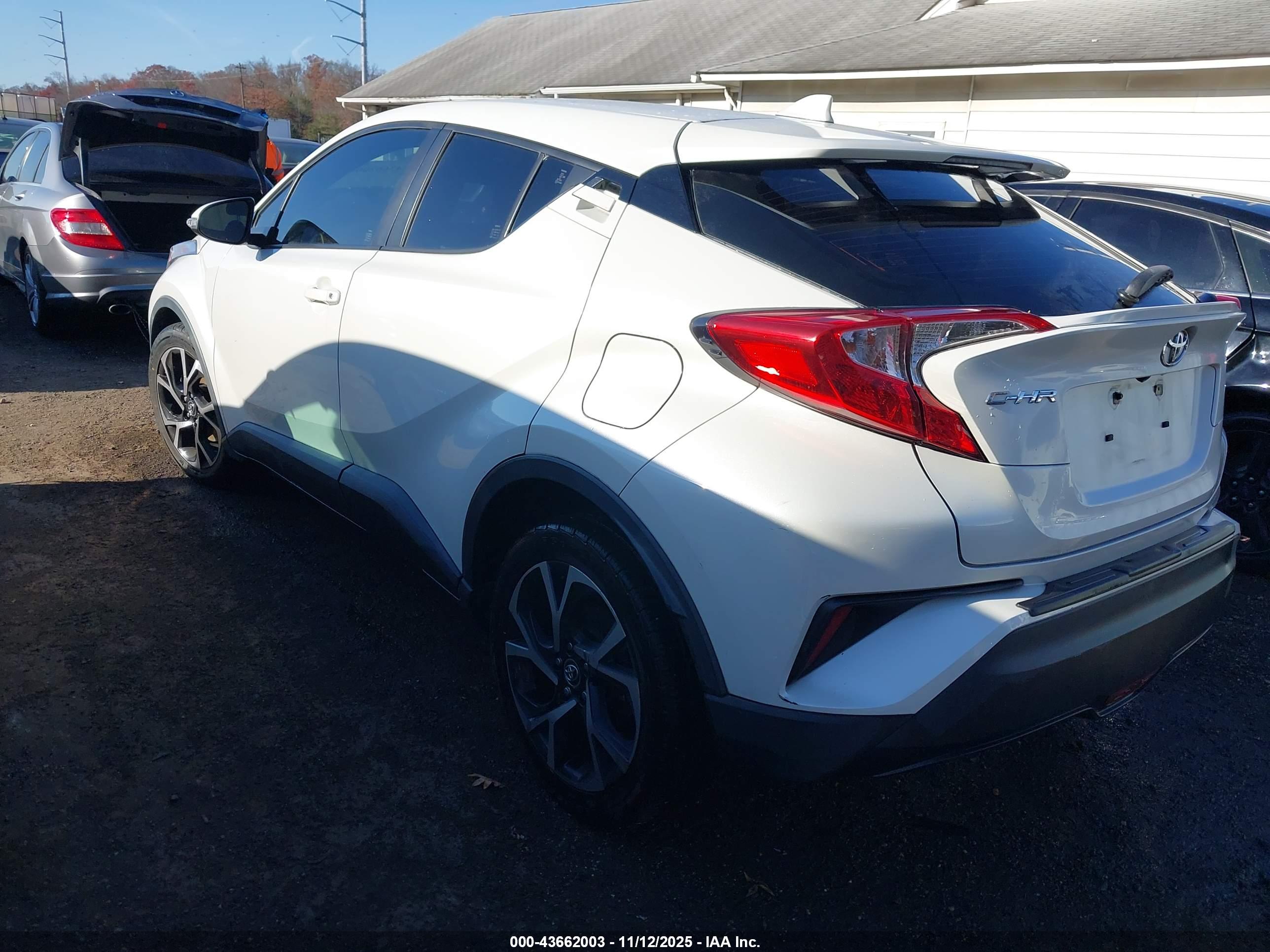 TOYOTA C-HR image 3