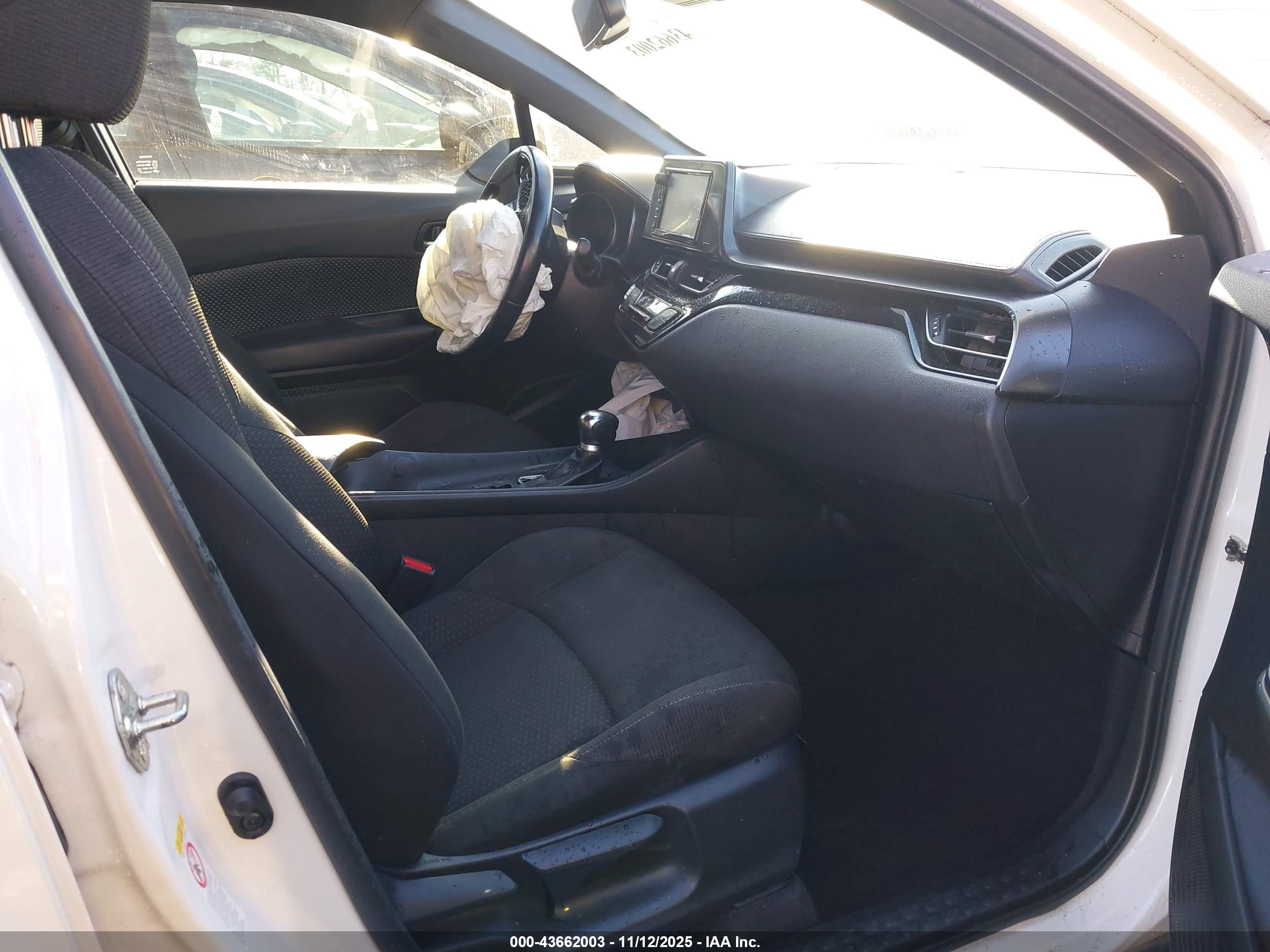 TOYOTA C-HR image 5