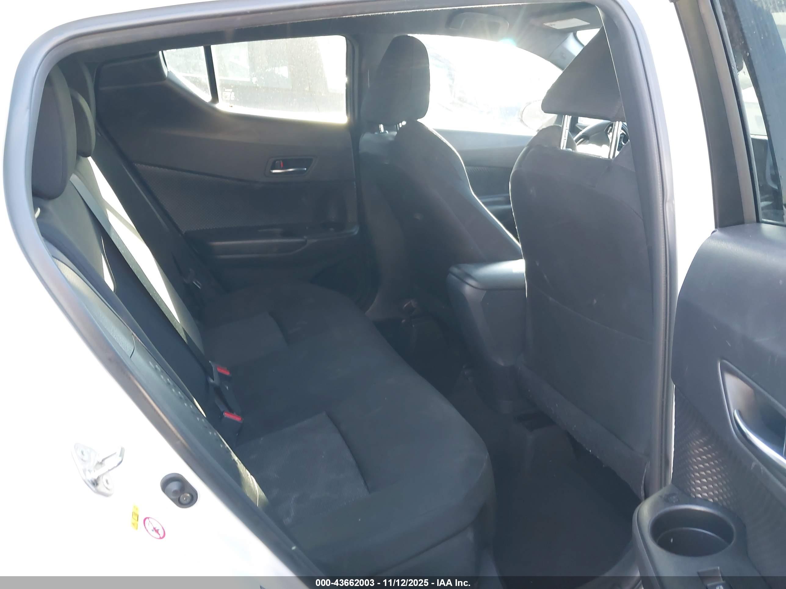 TOYOTA C-HR image 8