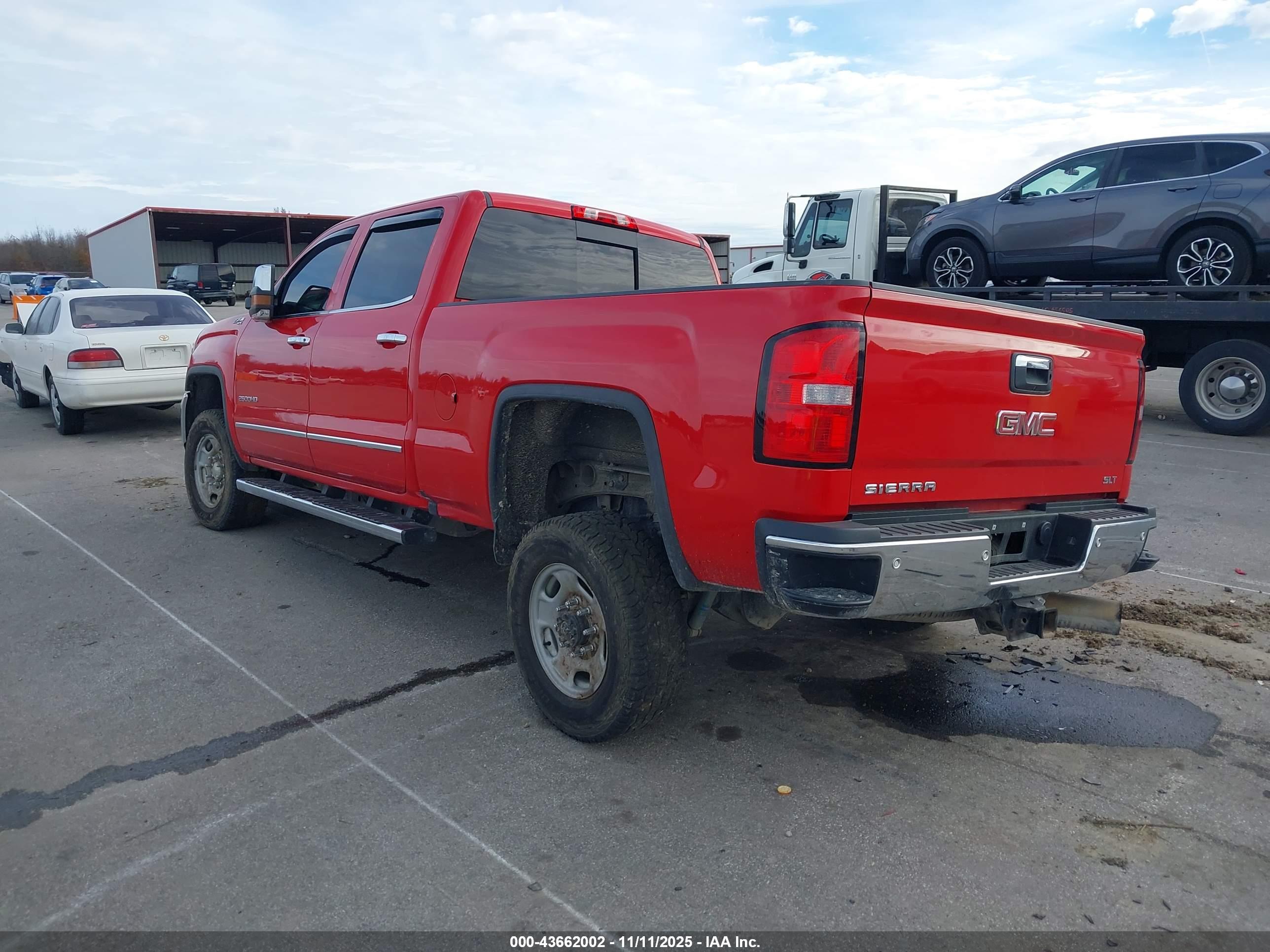 GMC SIERRA image 3