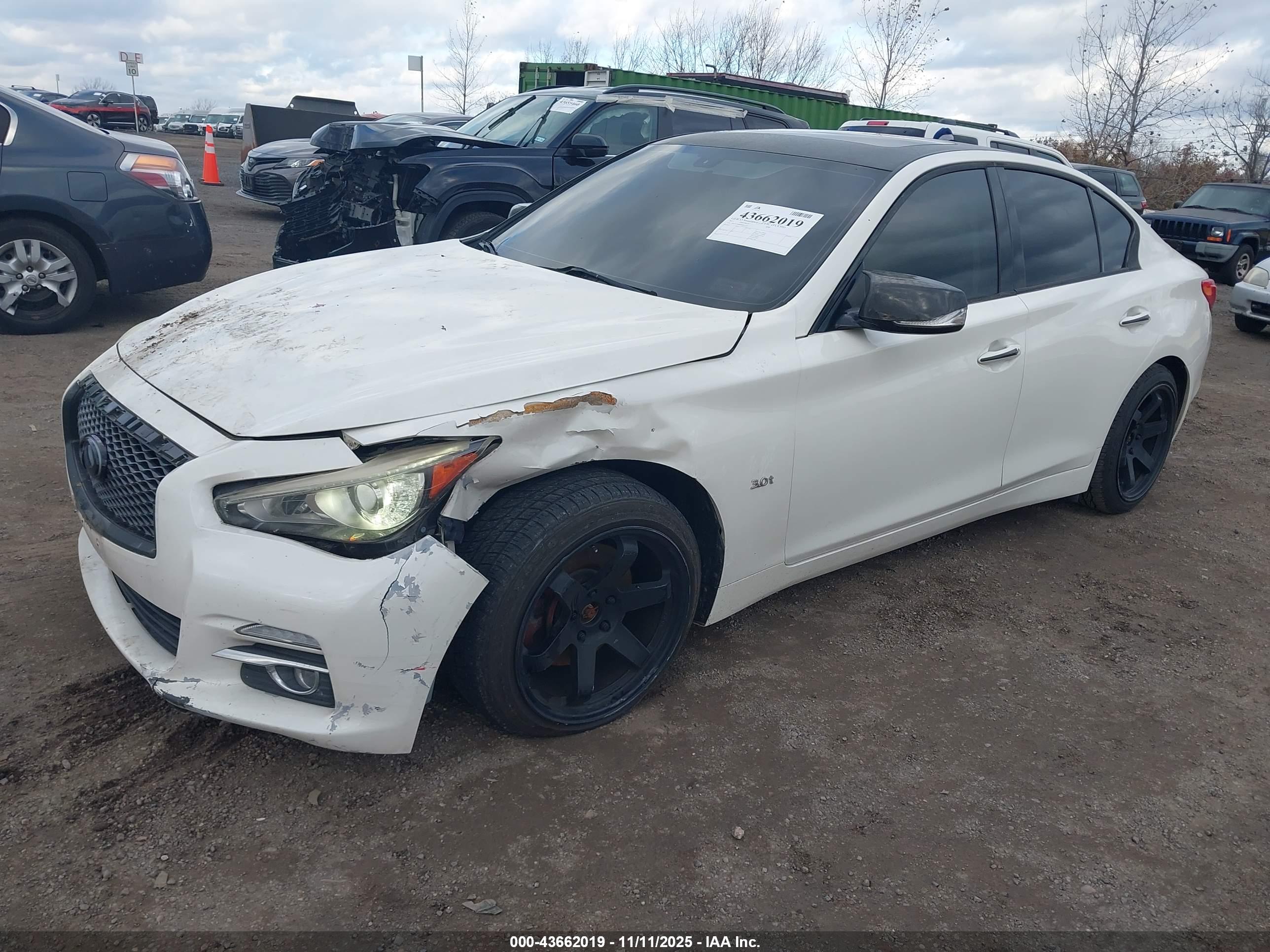 INFINITI Q50 image 2