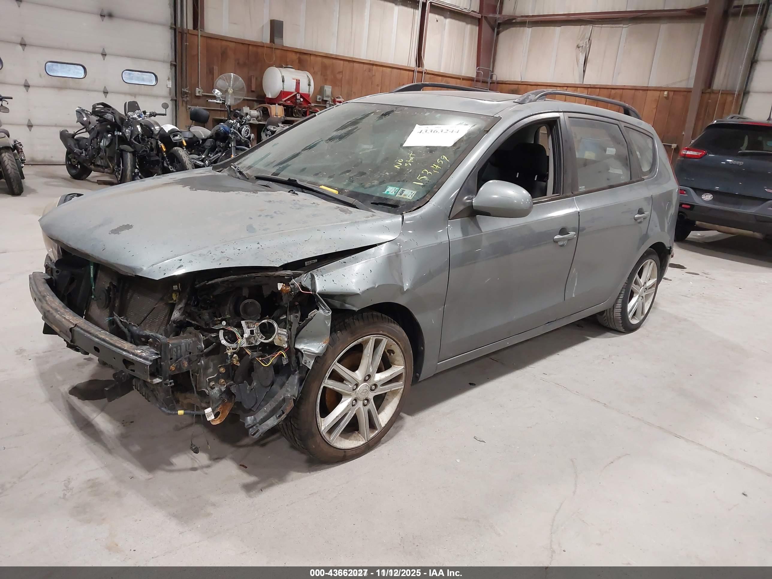 HYUNDAI ELANTRA image 2