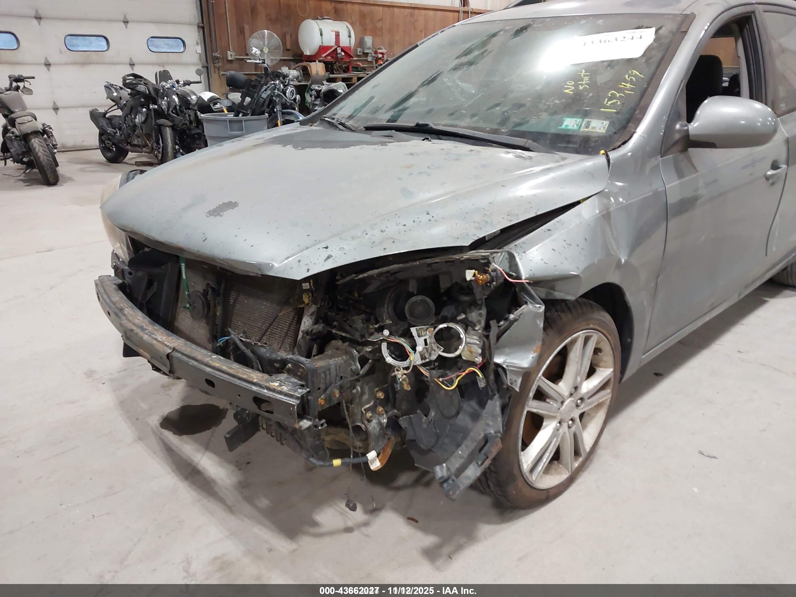 HYUNDAI ELANTRA image 6