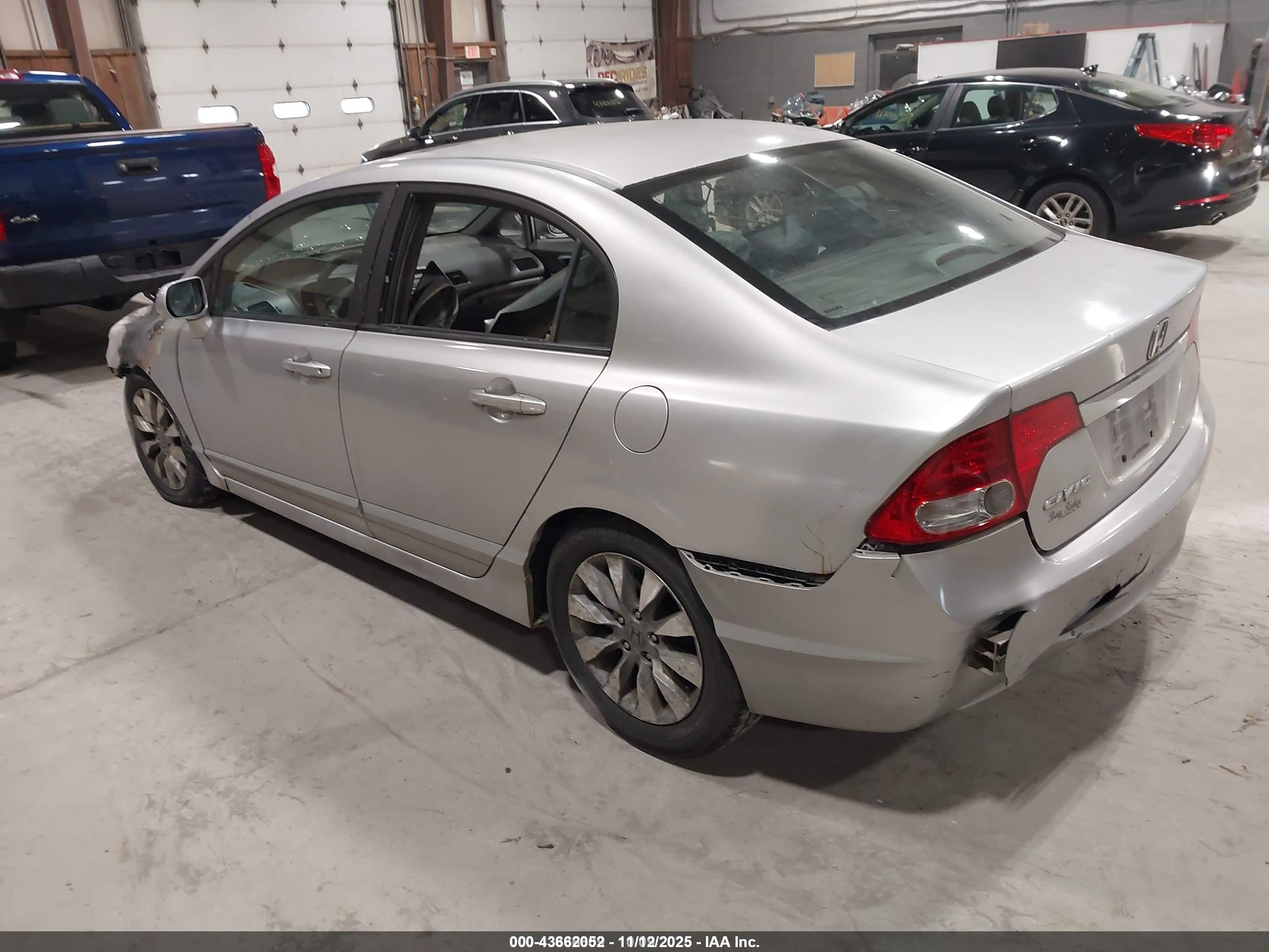 HONDA CIVIC image 3