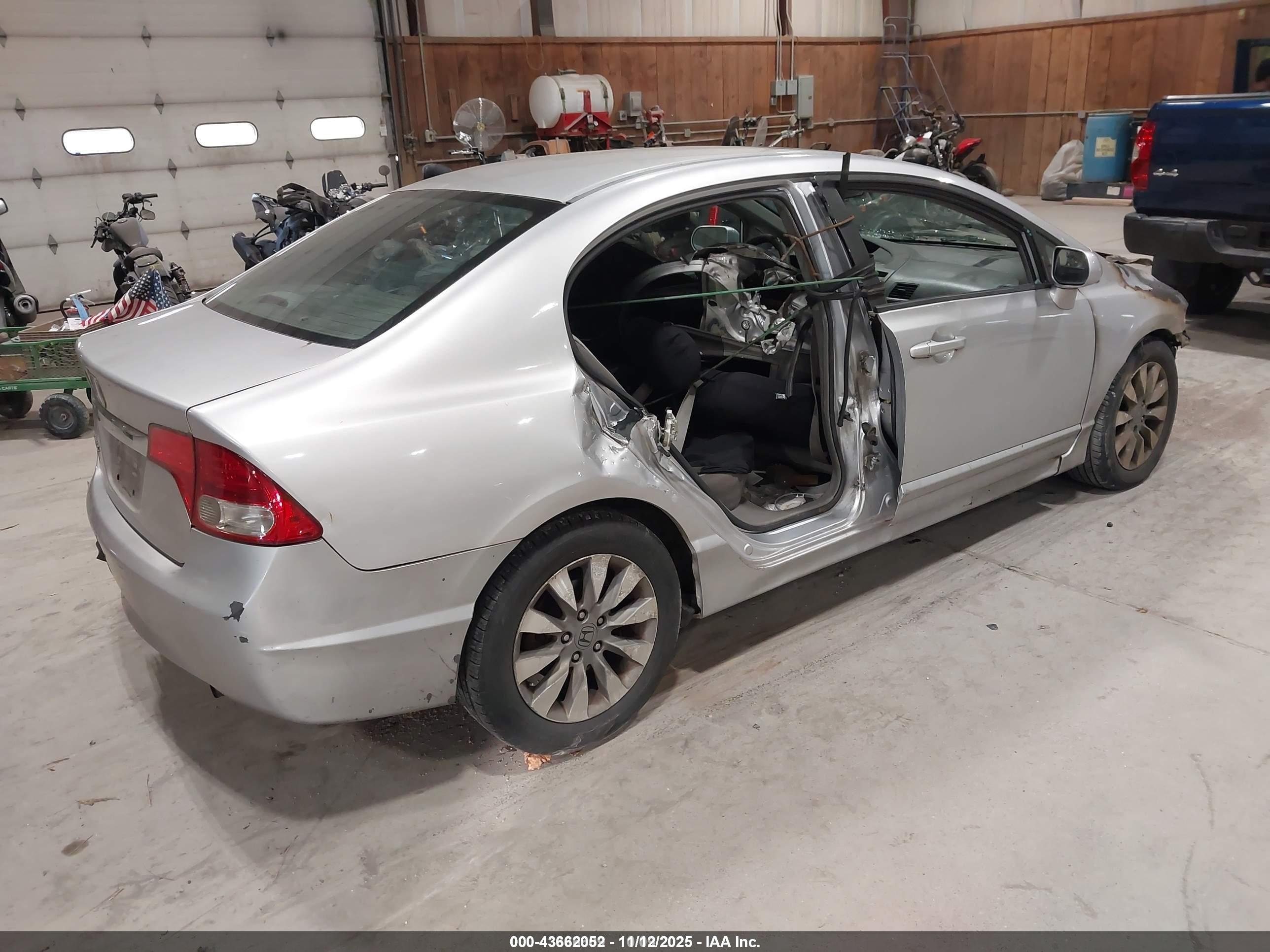HONDA CIVIC image 4