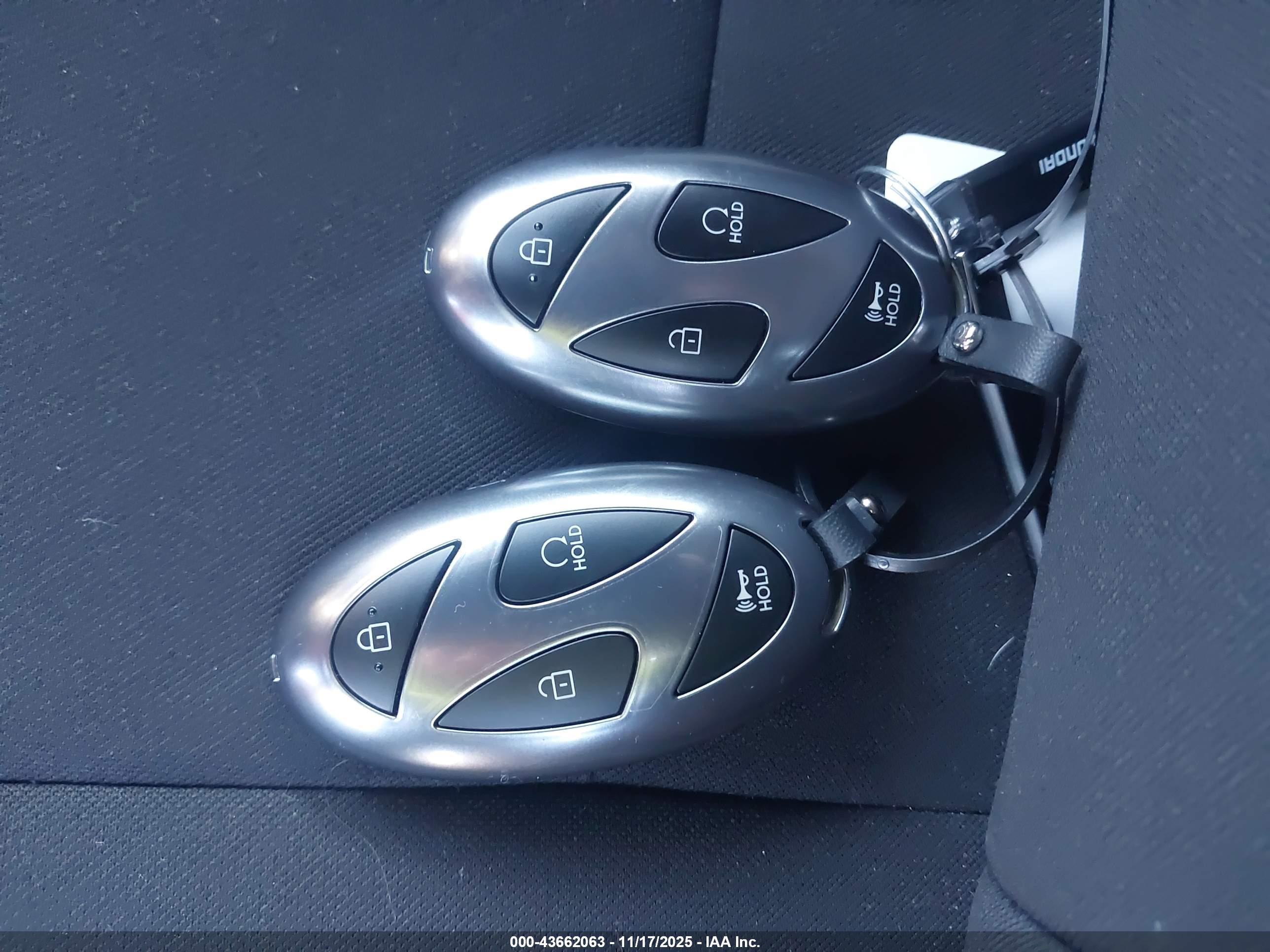 HYUNDAI ELANTRA image 11