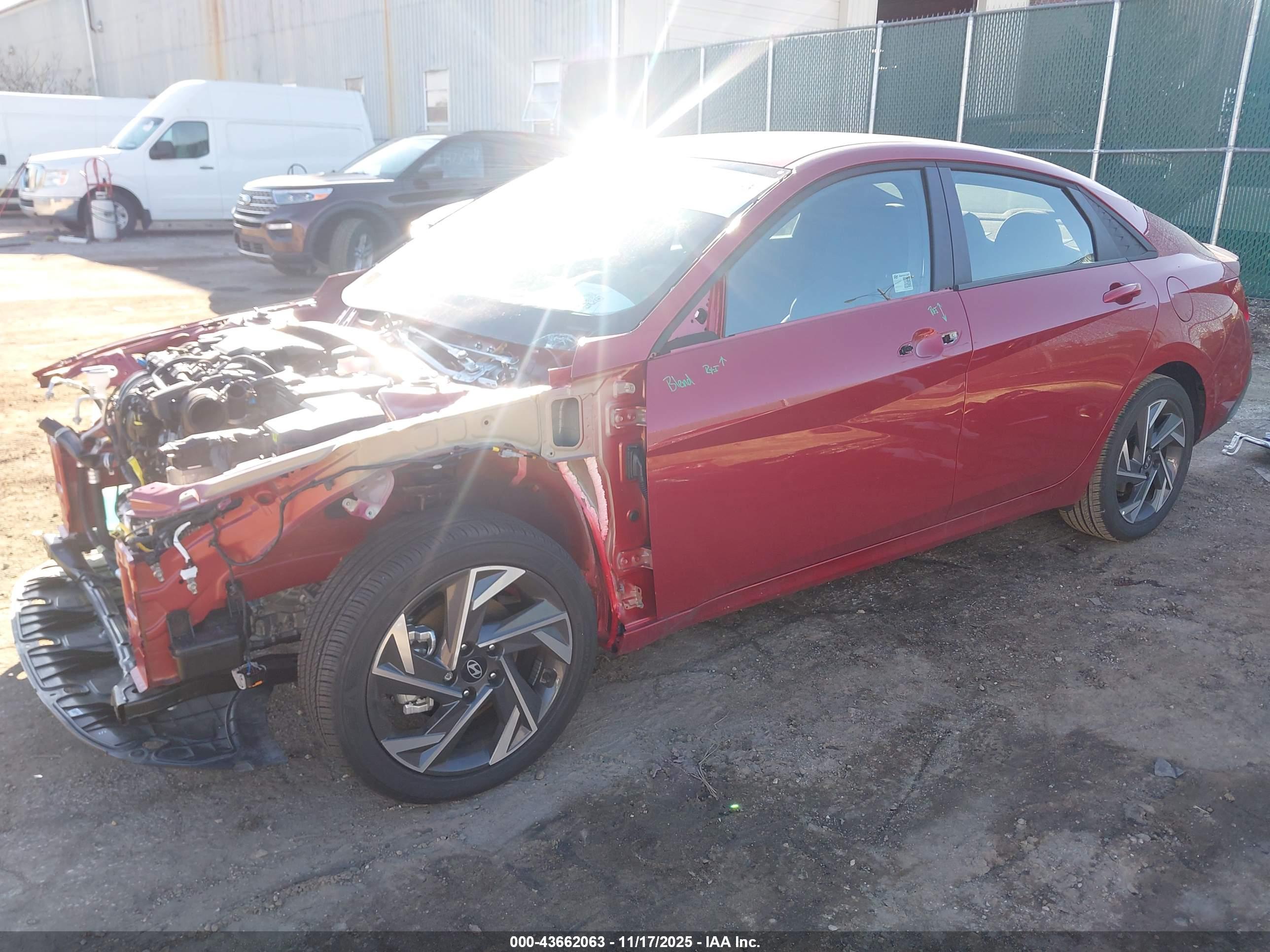 HYUNDAI ELANTRA image 2