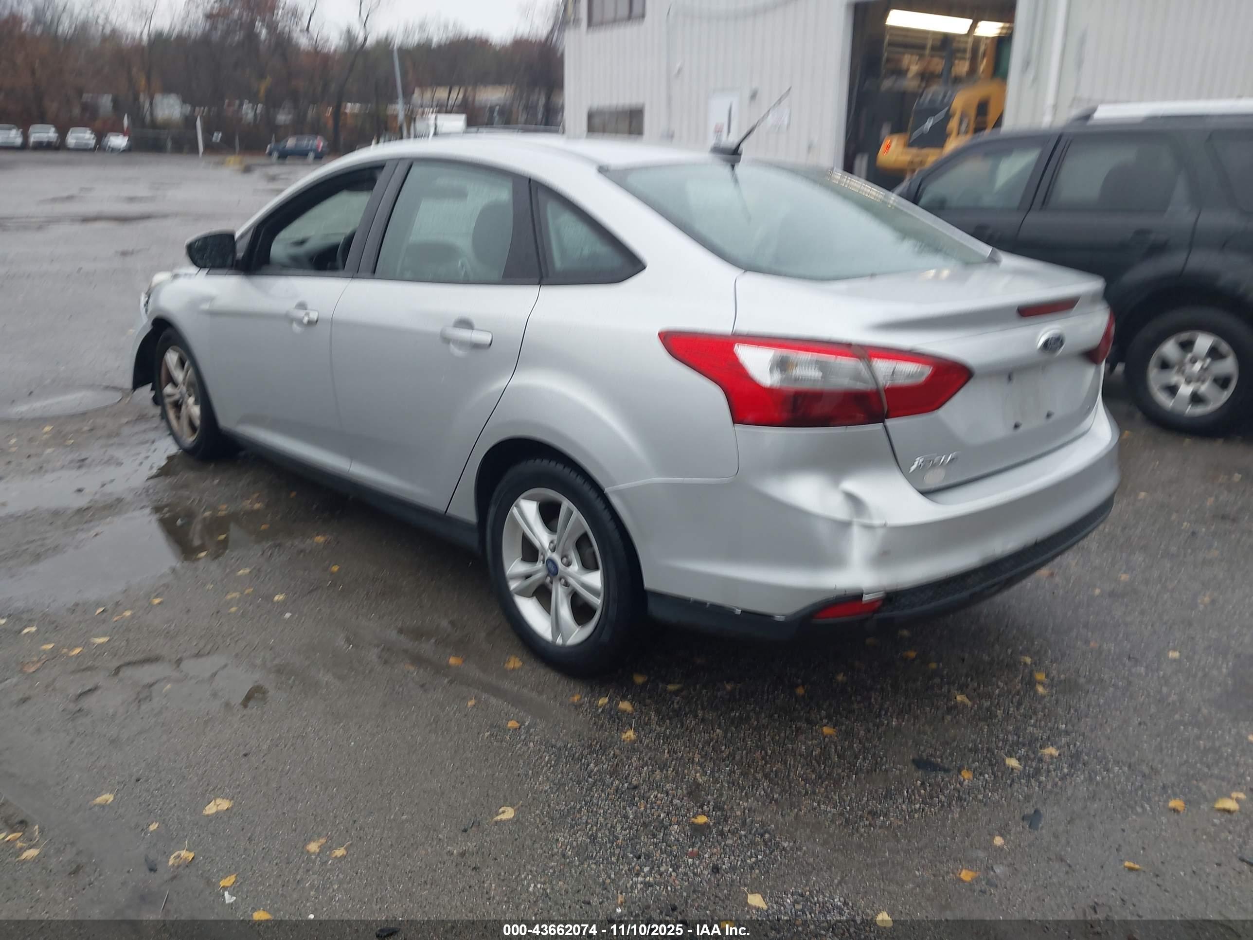 FORD FOCUS image 3