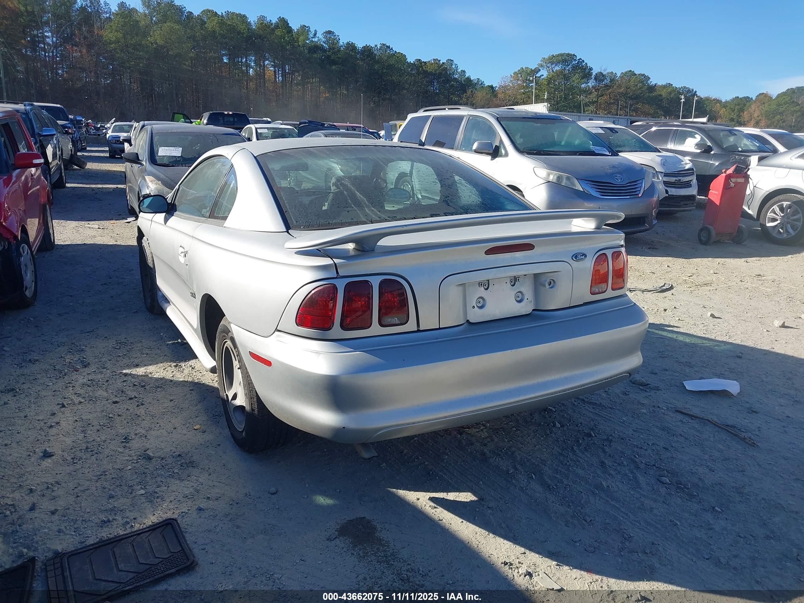 FORD MUSTANG image 3