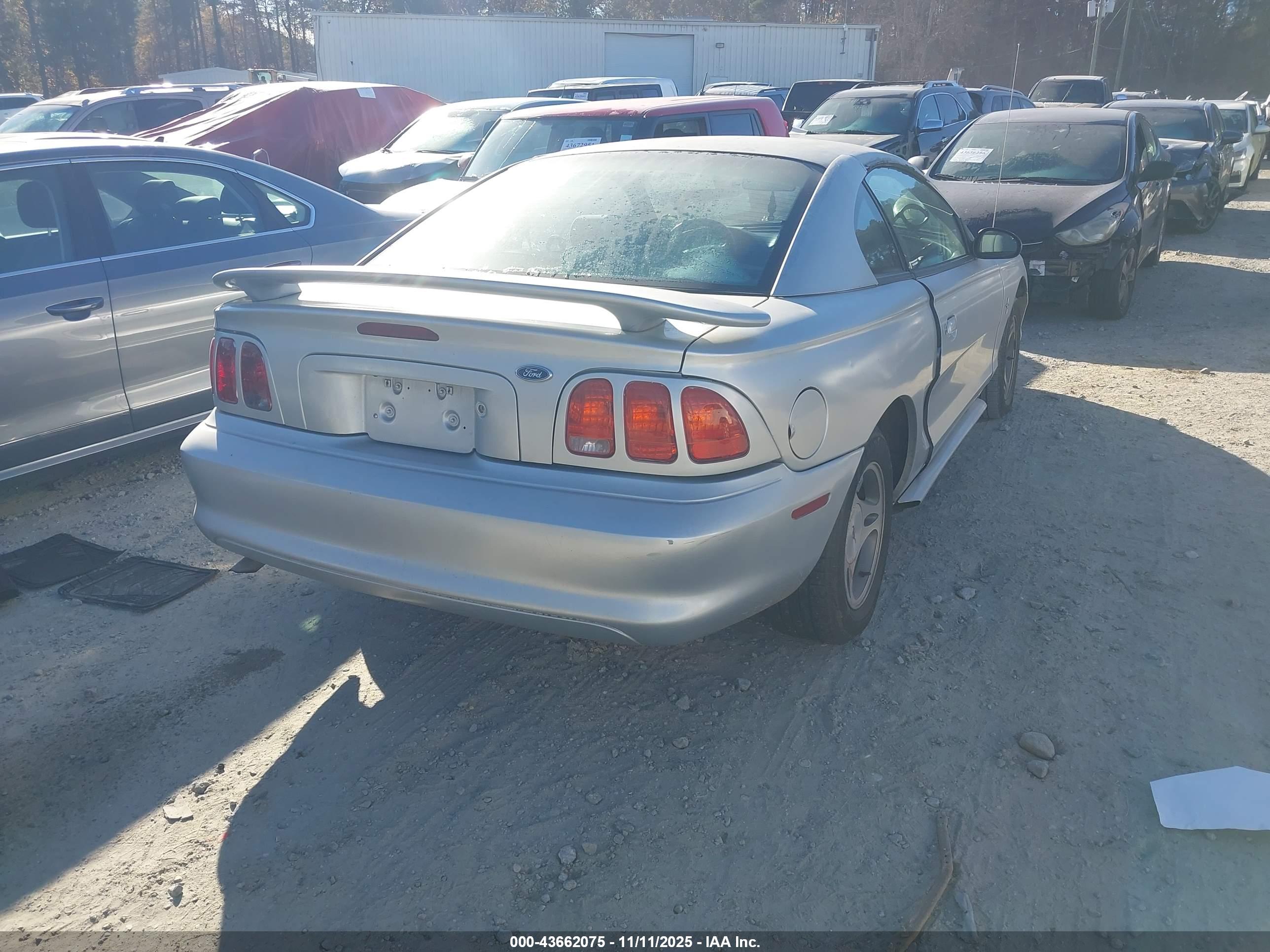 FORD MUSTANG image 4